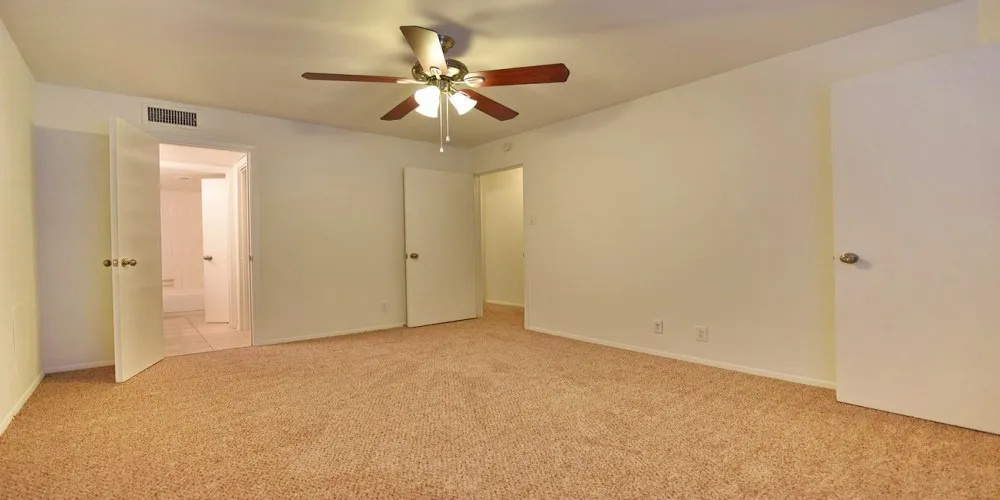 Condominium For Rent in Dallas County , 4033 Gilbert Avenue 103, Dallas, Texas 75219, 2 Bedroom, 2 Bathroom, Garage spaces, 836 Sqft, built in 1972, mls#21395544, Real Estate Agent in Dallas, Homes For Rent in Dallas county, Homes For Rent in Dallas, Realtor in Dallas Texas, Real Estate Brokerage Independent Realty Texas, Luminita Cordes Realtor