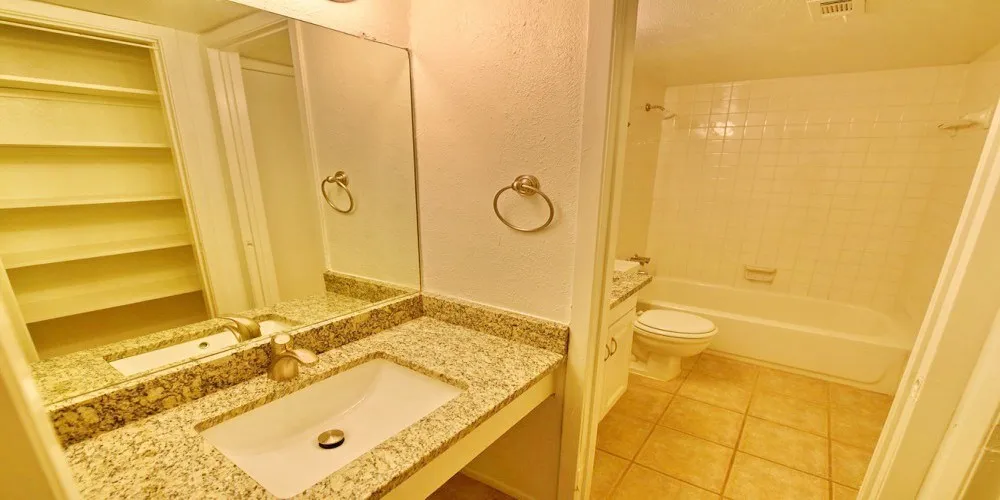 Condominium For Rent in Dallas County , 4033 Gilbert Avenue 103, Dallas, Texas 75219, 2 Bedroom, 2 Bathroom, Garage spaces, 836 Sqft, built in 1972, mls#21395544, Real Estate Agent in Dallas, Homes For Rent in Dallas county, Homes For Rent in Dallas, Realtor in Dallas Texas, Real Estate Brokerage Independent Realty Texas, Luminita Cordes Realtor