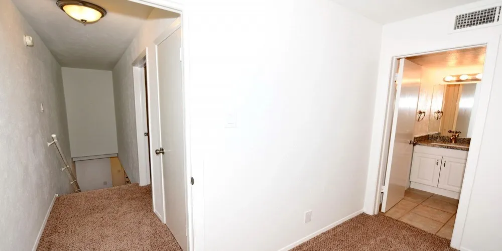 Condominium For Rent in Dallas County , 4033 Gilbert Avenue 103, Dallas, Texas 75219, 2 Bedroom, 2 Bathroom, Garage spaces, 836 Sqft, built in 1972, mls#21395544, Real Estate Agent in Dallas, Homes For Rent in Dallas county, Homes For Rent in Dallas, Realtor in Dallas Texas, Real Estate Brokerage Independent Realty Texas, Luminita Cordes Realtor