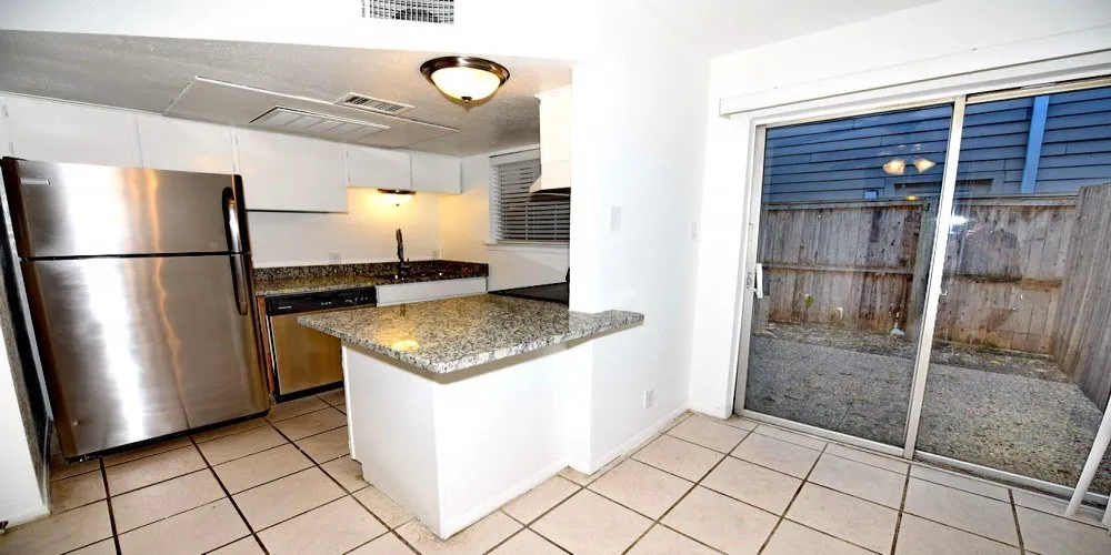 Condominium For Rent in Dallas County , 4033 Gilbert Avenue 103, Dallas, Texas 75219, 2 Bedroom, 2 Bathroom, Garage spaces, 836 Sqft, built in 1972, mls#21395544, Real Estate Agent in Dallas, Homes For Rent in Dallas county, Homes For Rent in Dallas, Realtor in Dallas Texas, Real Estate Brokerage Independent Realty Texas, Luminita Cordes Realtor