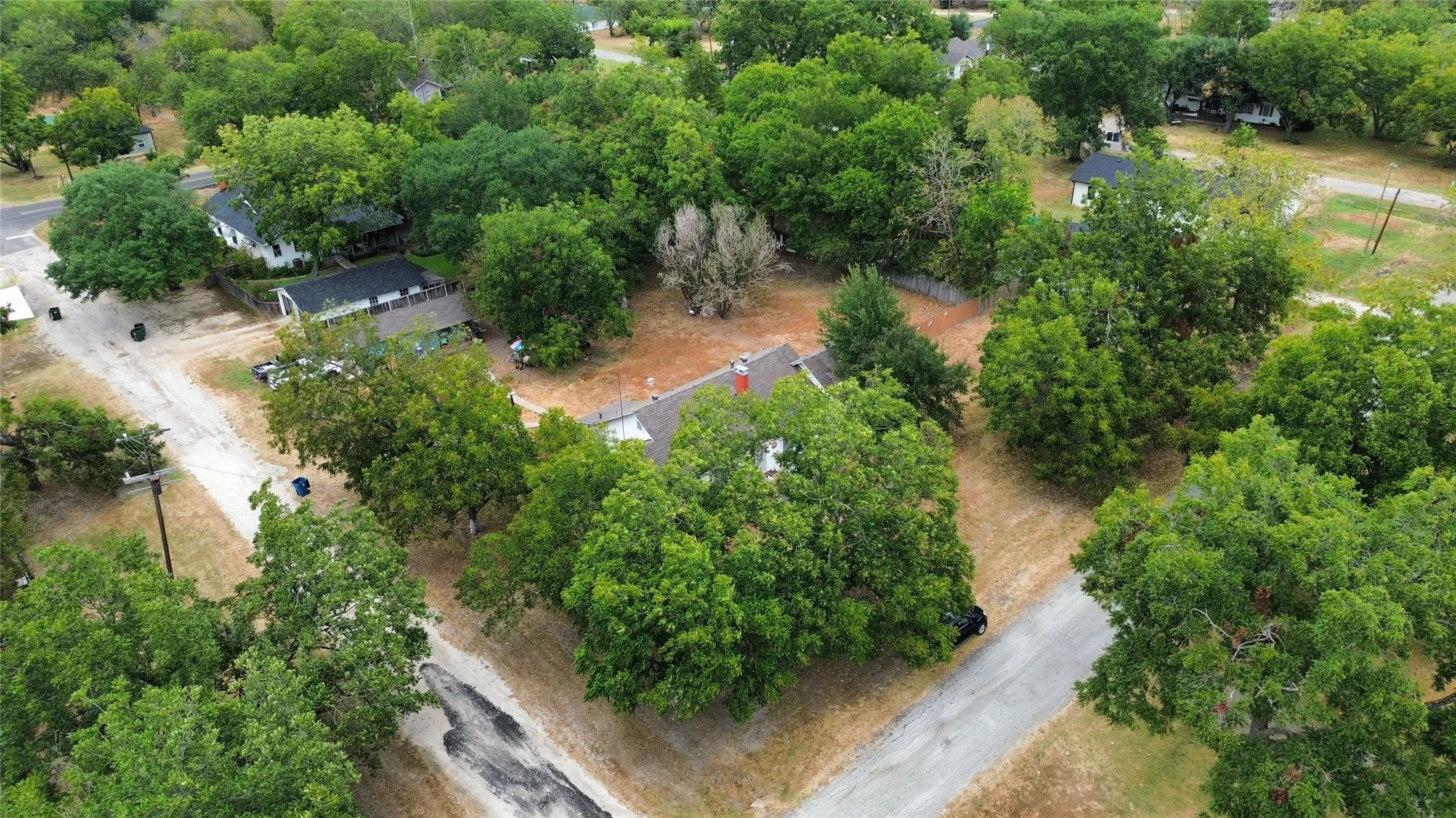 Single Family Residence For Sale in Navarro County , 301 SE 5th Street, Kerens, Texas 75144, 3 Bedroom, 2 Bathroom, 1 Garage spaces, 1,839 Sqft, built in 1945, mls#21386930, Real Estate Agent in Kerens, Homes For Sale in Navarro county, Homes For Sale in Kerens, Realtor in Kerens Texas, Real Estate Brokerage Independent Realty Texas, Luminita Cordes Realtor