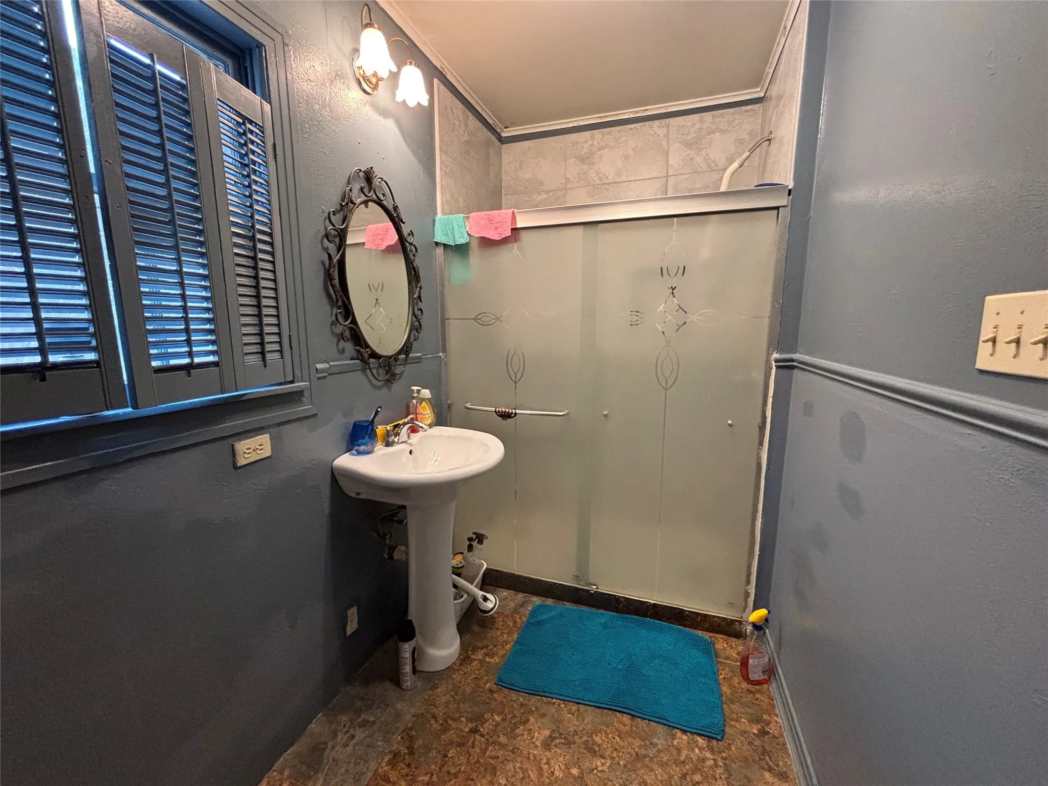Single Family Residence For Sale in Navarro County , 301 SE 5th Street, Kerens, Texas 75144, 3 Bedroom, 2 Bathroom, 1 Garage spaces, 1,839 Sqft, built in 1945, mls#21386930, Real Estate Agent in Kerens, Homes For Sale in Navarro county, Homes For Sale in Kerens, Realtor in Kerens Texas, Real Estate Brokerage Independent Realty Texas, Luminita Cordes Realtor