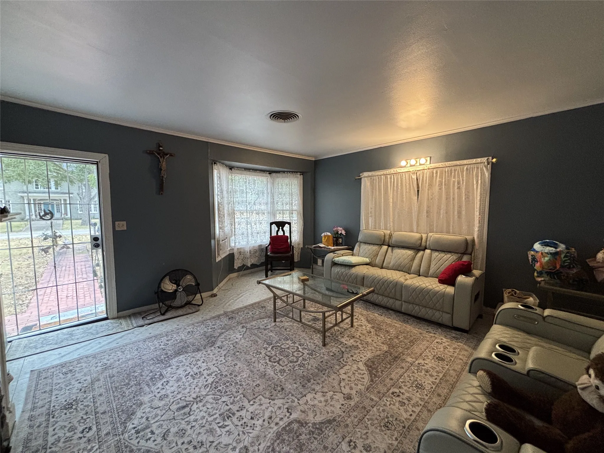Single Family Residence For Sale in Navarro County , 301 SE 5th Street, Kerens, Texas 75144, 3 Bedroom, 2 Bathroom, 1 Garage spaces, 1,839 Sqft, built in 1945, mls#21386930, Real Estate Agent in Kerens, Homes For Sale in Navarro county, Homes For Sale in Kerens, Realtor in Kerens Texas, Real Estate Brokerage Independent Realty Texas, Luminita Cordes Realtor