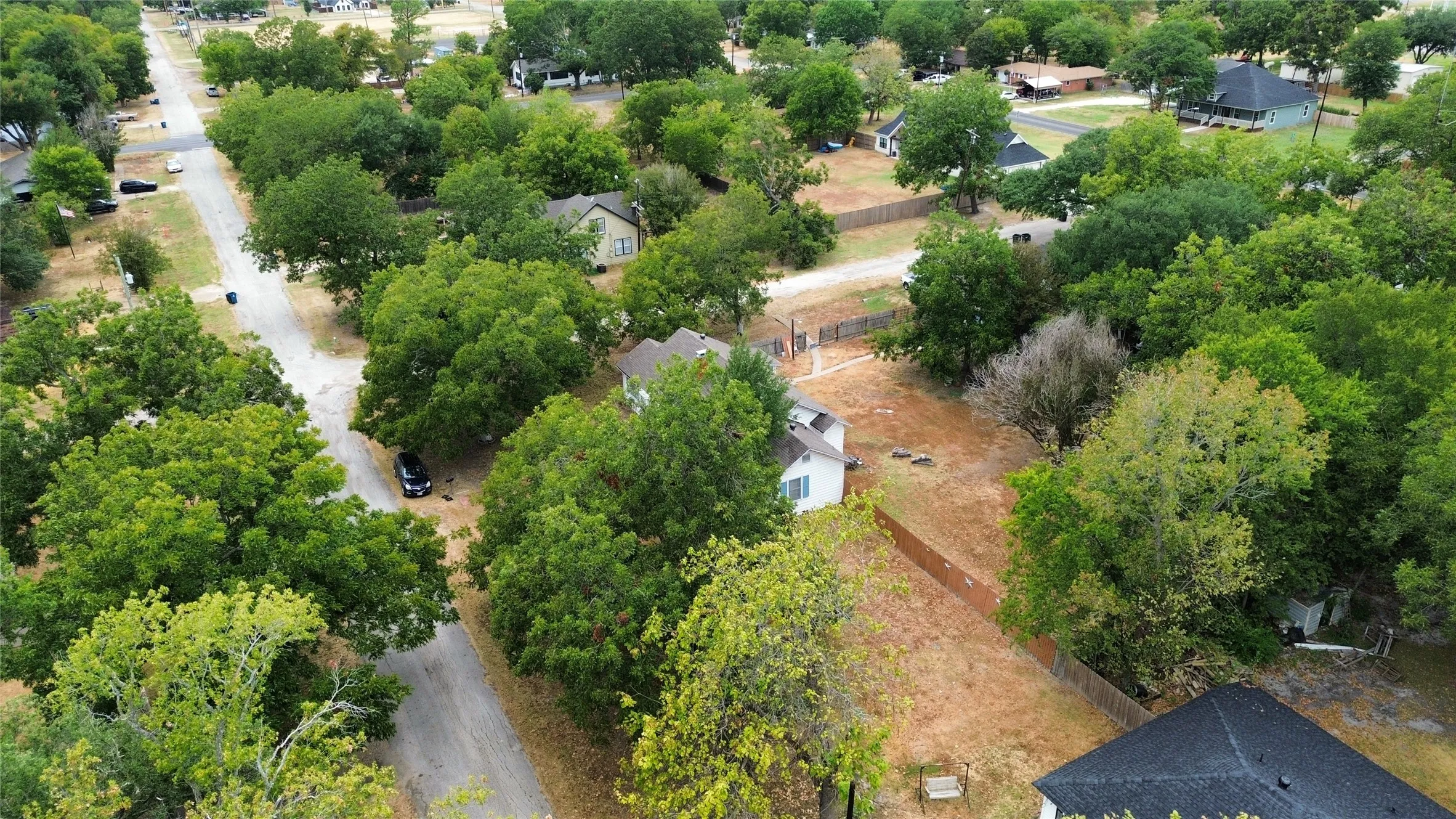 Single Family Residence For Sale in Navarro County , 301 SE 5th Street, Kerens, Texas 75144, 3 Bedroom, 2 Bathroom, 1 Garage spaces, 1,839 Sqft, built in 1945, mls#21386930, Real Estate Agent in Kerens, Homes For Sale in Navarro county, Homes For Sale in Kerens, Realtor in Kerens Texas, Real Estate Brokerage Independent Realty Texas, Luminita Cordes Realtor