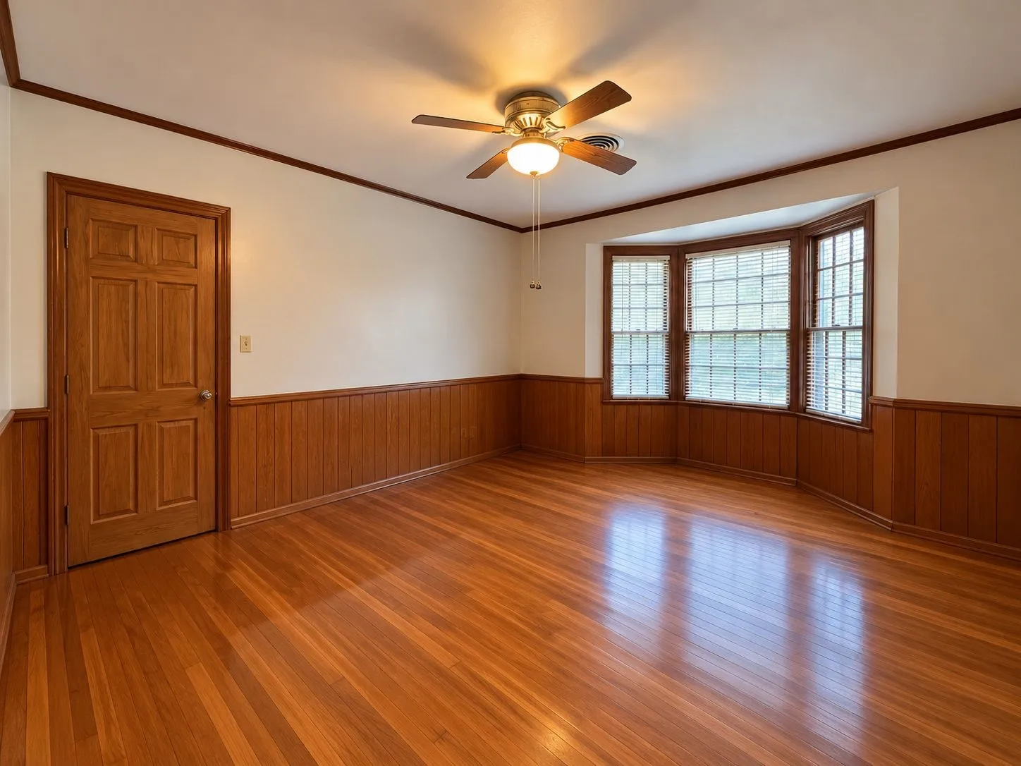 Single Family Residence For Sale in Navarro County , 301 SE 5th Street, Kerens, Texas 75144, 3 Bedroom, 2 Bathroom, 1 Garage spaces, 1,839 Sqft, built in 1945, mls#21386930, Real Estate Agent in Kerens, Homes For Sale in Navarro county, Homes For Sale in Kerens, Realtor in Kerens Texas, Real Estate Brokerage Independent Realty Texas, Luminita Cordes Realtor