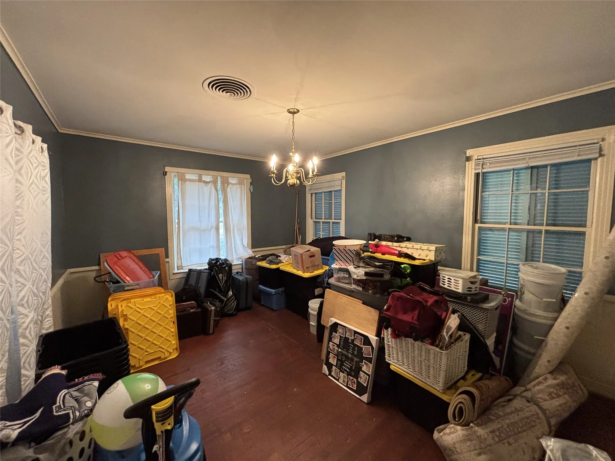 Single Family Residence For Sale in Navarro County , 301 SE 5th Street, Kerens, Texas 75144, 3 Bedroom, 2 Bathroom, 1 Garage spaces, 1,839 Sqft, built in 1945, mls#21386930, Real Estate Agent in Kerens, Homes For Sale in Navarro county, Homes For Sale in Kerens, Realtor in Kerens Texas, Real Estate Brokerage Independent Realty Texas, Luminita Cordes Realtor