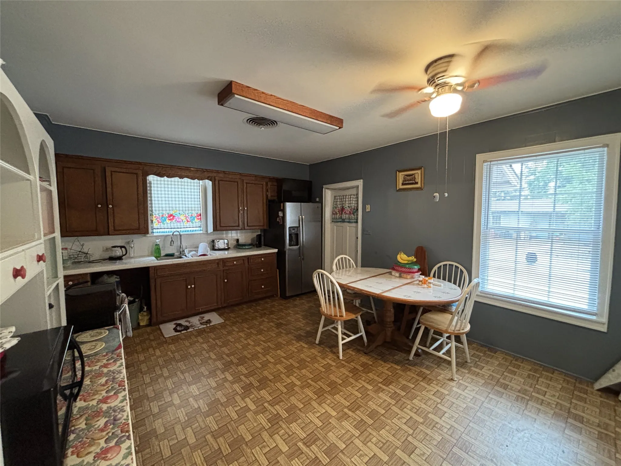 Single Family Residence For Sale in Navarro County , 301 SE 5th Street, Kerens, Texas 75144, 3 Bedroom, 2 Bathroom, 1 Garage spaces, 1,839 Sqft, built in 1945, mls#21386930, Real Estate Agent in Kerens, Homes For Sale in Navarro county, Homes For Sale in Kerens, Realtor in Kerens Texas, Real Estate Brokerage Independent Realty Texas, Luminita Cordes Realtor