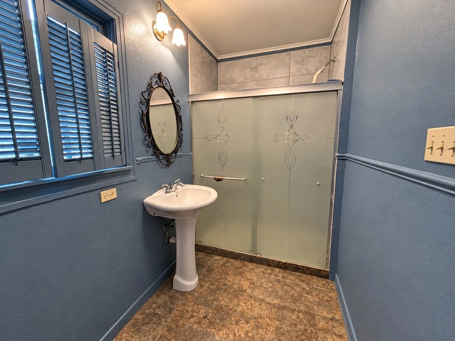 Single Family Residence For Sale in Navarro County , 301 SE 5th Street, Kerens, Texas 75144, 3 Bedroom, 2 Bathroom, 1 Garage spaces, 1,839 Sqft, built in 1945, mls#21386930, Real Estate Agent in Kerens, Homes For Sale in Navarro county, Homes For Sale in Kerens, Realtor in Kerens Texas, Real Estate Brokerage Independent Realty Texas, Luminita Cordes Realtor