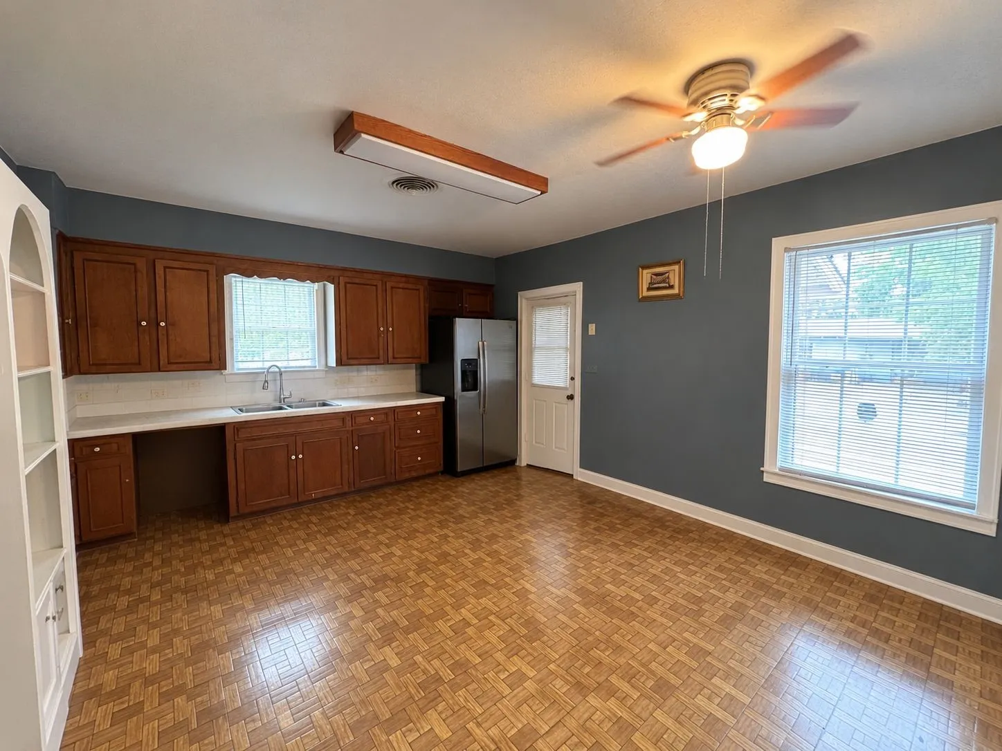 Single Family Residence For Sale in Navarro County , 301 SE 5th Street, Kerens, Texas 75144, 3 Bedroom, 2 Bathroom, 1 Garage spaces, 1,839 Sqft, built in 1945, mls#21386930, Real Estate Agent in Kerens, Homes For Sale in Navarro county, Homes For Sale in Kerens, Realtor in Kerens Texas, Real Estate Brokerage Independent Realty Texas, Luminita Cordes Realtor