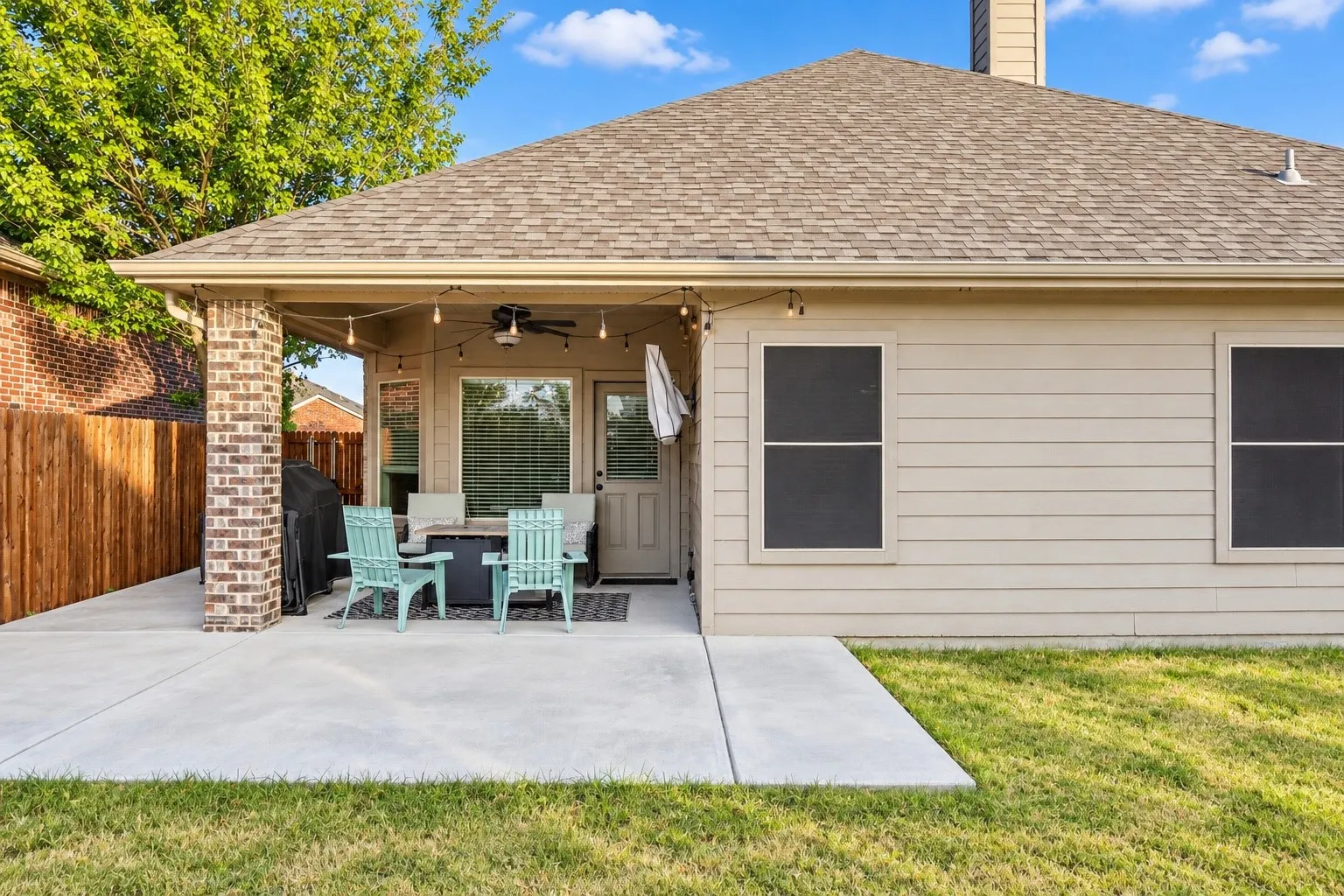 Single Family Residence For Rent in Tarrant County , 532 Vidalia Court, Fort Worth, Texas 76052, 3 Bedroom, 2 Bathroom, 2 Garage spaces, 1,589 Sqft, built in 2012, mls#21395427, Real Estate Agent in Fort Worth, Homes For Rent in Tarrant county, Homes For Rent in Fort Worth, Realtor in Fort Worth Texas, Real Estate Brokerage Independent Realty Texas, Luminita Cordes Realtor