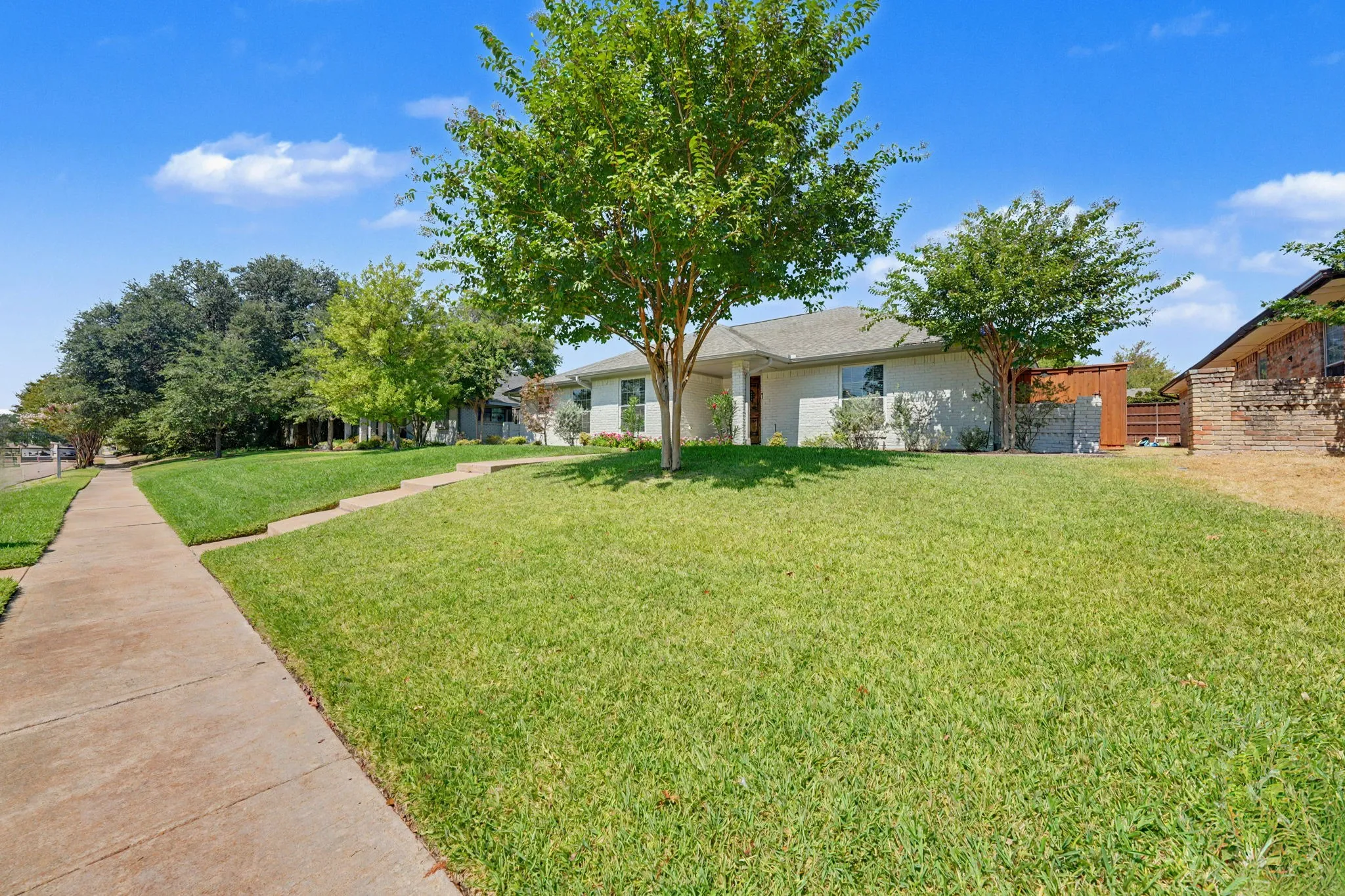 Single Family Residence For Sale in Collin County , 3625 Matterhorn Drive, Plano, Texas 75075, 3 Bedroom, 3 Bathroom, 2 Garage spaces, 2,349 Sqft, built in 1977, mls#21392022, Real Estate Agent in Plano, Homes For Sale in Collin county, Homes For Sale in Plano, Realtor in Plano Texas, Real Estate Brokerage Independent Realty Texas, Luminita Cordes Realtor