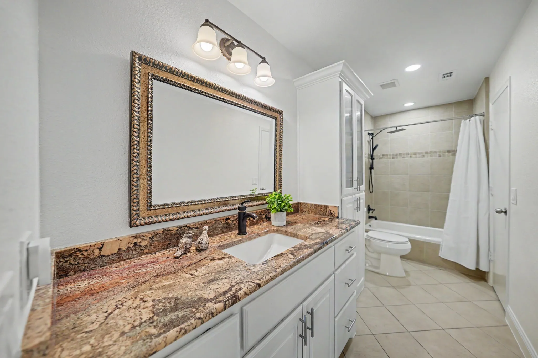 Single Family Residence For Sale in Collin County , 3625 Matterhorn Drive, Plano, Texas 75075, 3 Bedroom, 3 Bathroom, 2 Garage spaces, 2,349 Sqft, built in 1977, mls#21392022, Real Estate Agent in Plano, Homes For Sale in Collin county, Homes For Sale in Plano, Realtor in Plano Texas, Real Estate Brokerage Independent Realty Texas, Luminita Cordes Realtor