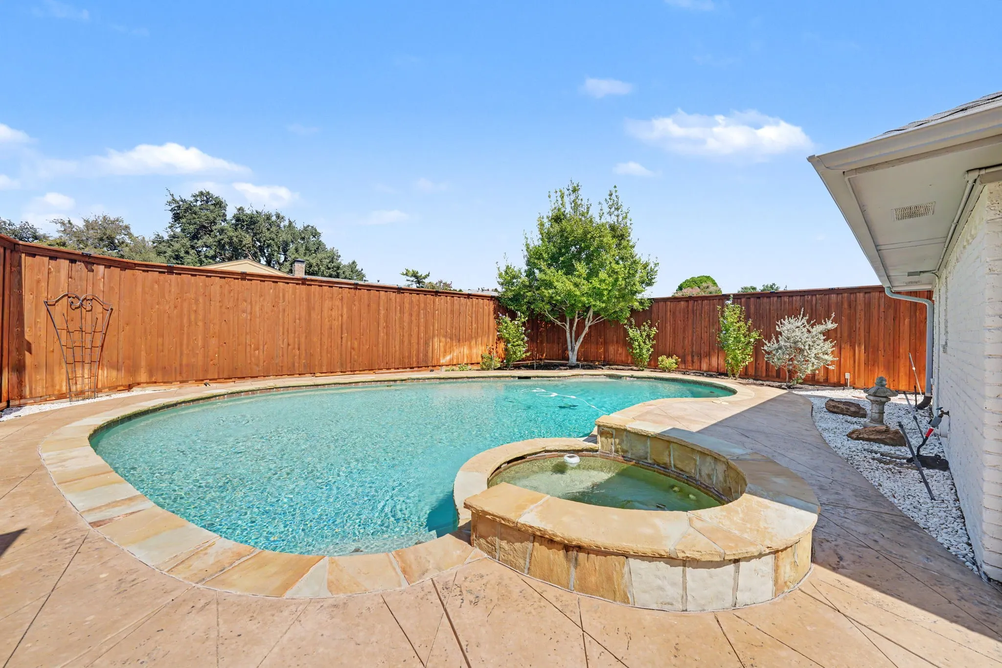 Single Family Residence For Sale in Collin County , 3625 Matterhorn Drive, Plano, Texas 75075, 3 Bedroom, 3 Bathroom, 2 Garage spaces, 2,349 Sqft, built in 1977, mls#21392022, Real Estate Agent in Plano, Homes For Sale in Collin county, Homes For Sale in Plano, Realtor in Plano Texas, Real Estate Brokerage Independent Realty Texas, Luminita Cordes Realtor