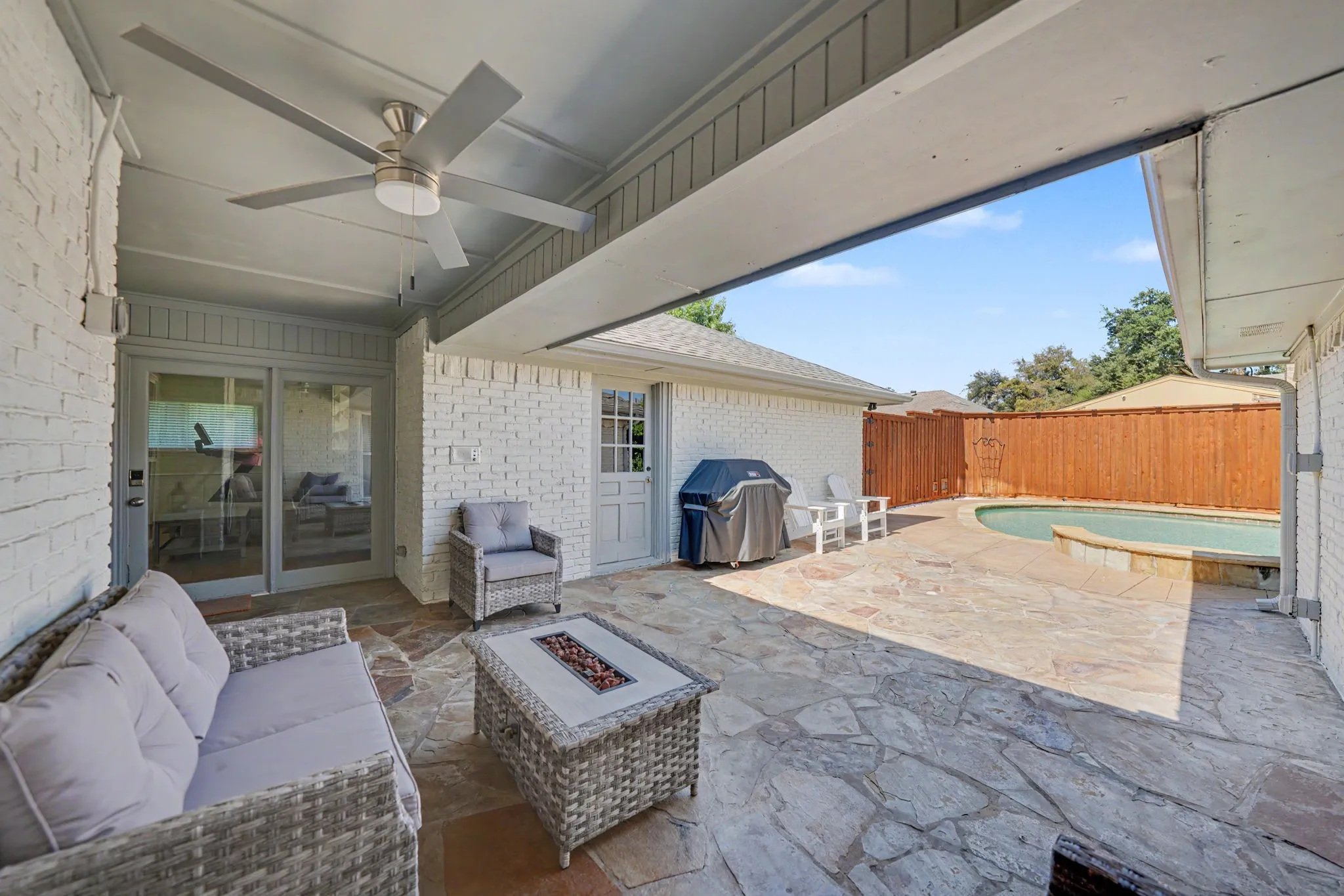 Single Family Residence For Sale in Collin County , 3625 Matterhorn Drive, Plano, Texas 75075, 3 Bedroom, 3 Bathroom, 2 Garage spaces, 2,349 Sqft, built in 1977, mls#21392022, Real Estate Agent in Plano, Homes For Sale in Collin county, Homes For Sale in Plano, Realtor in Plano Texas, Real Estate Brokerage Independent Realty Texas, Luminita Cordes Realtor