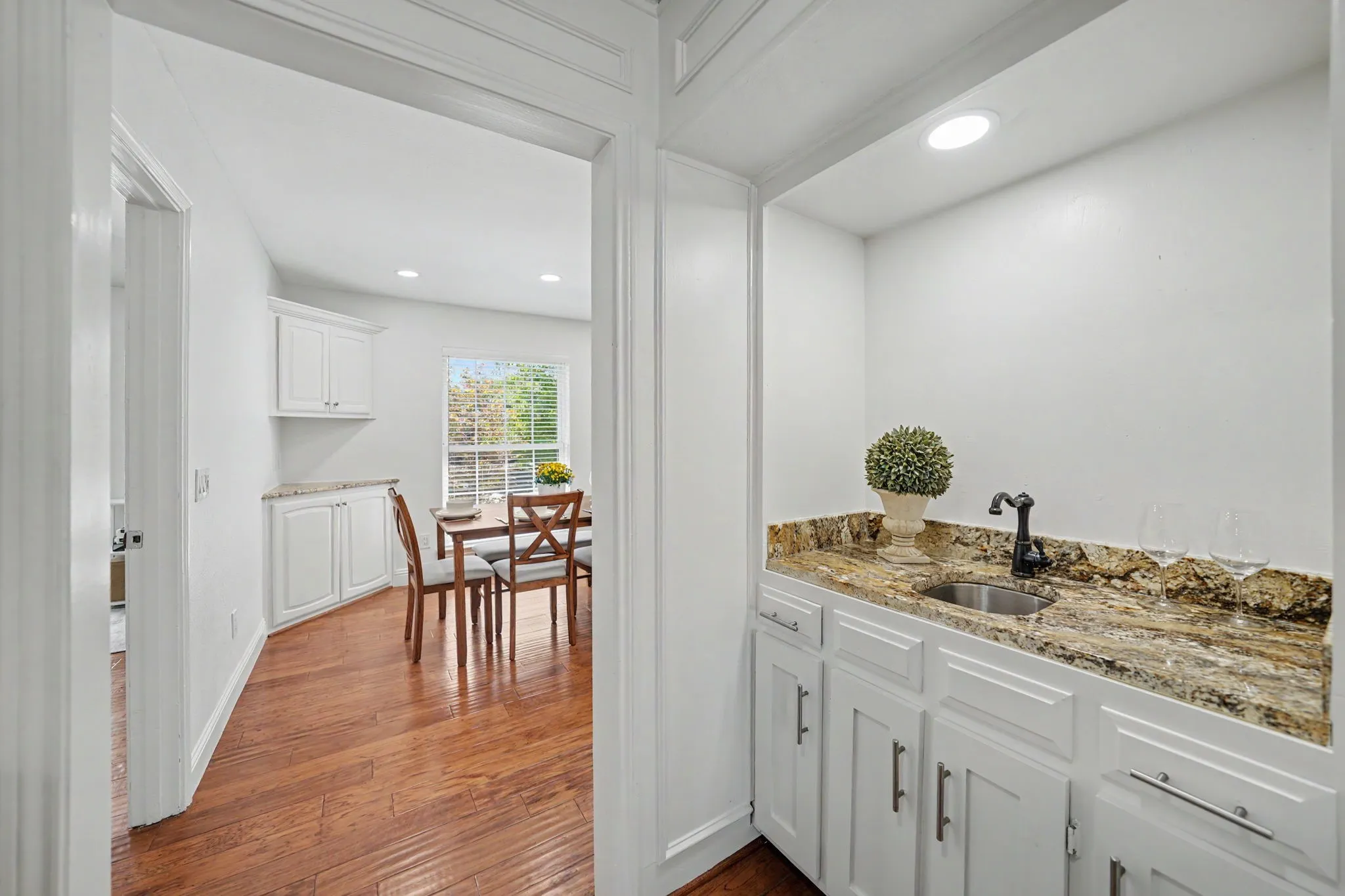 Single Family Residence For Sale in Collin County , 3625 Matterhorn Drive, Plano, Texas 75075, 3 Bedroom, 3 Bathroom, 2 Garage spaces, 2,349 Sqft, built in 1977, mls#21392022, Real Estate Agent in Plano, Homes For Sale in Collin county, Homes For Sale in Plano, Realtor in Plano Texas, Real Estate Brokerage Independent Realty Texas, Luminita Cordes Realtor