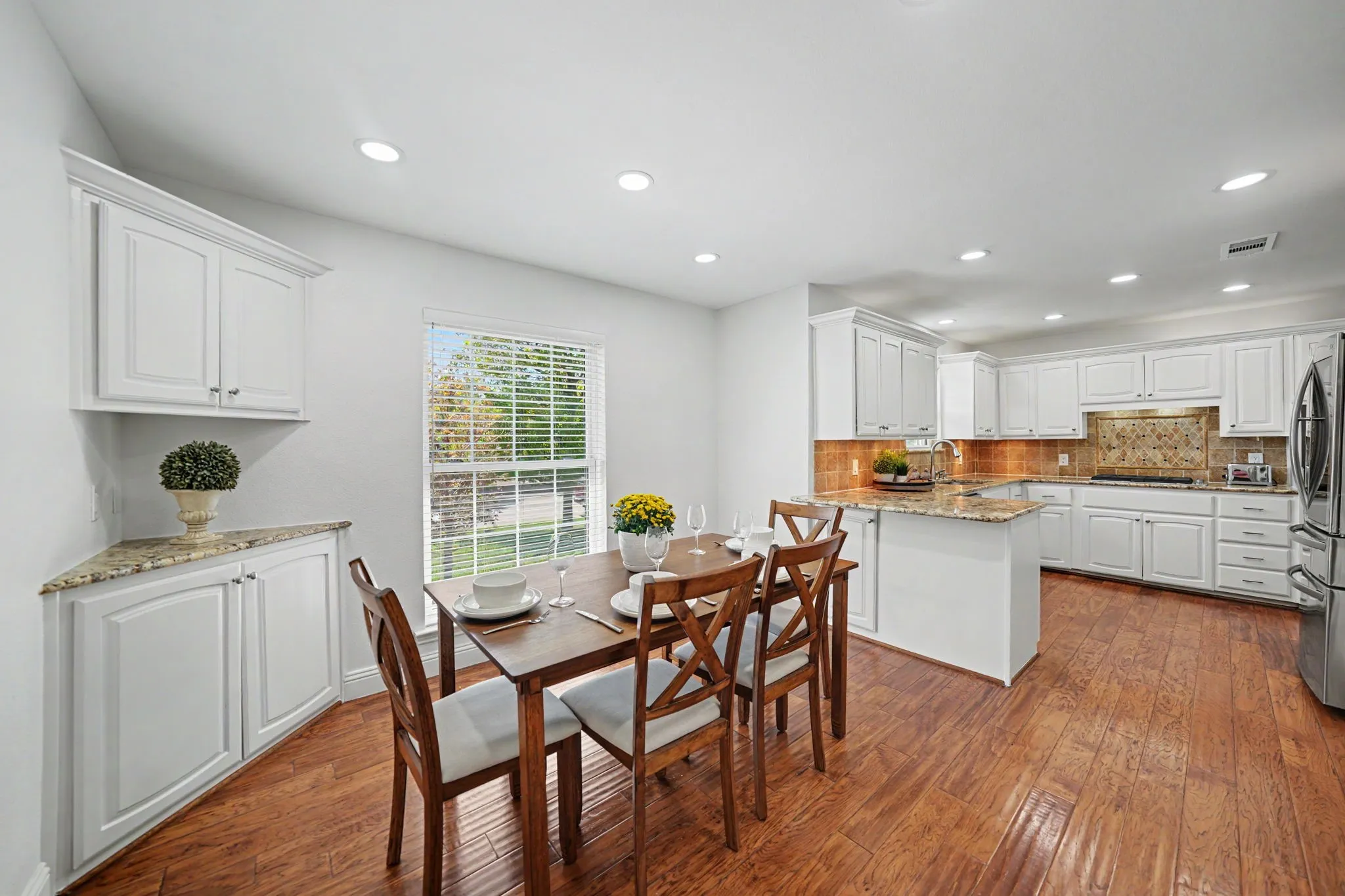 Single Family Residence For Sale in Collin County , 3625 Matterhorn Drive, Plano, Texas 75075, 3 Bedroom, 3 Bathroom, 2 Garage spaces, 2,349 Sqft, built in 1977, mls#21392022, Real Estate Agent in Plano, Homes For Sale in Collin county, Homes For Sale in Plano, Realtor in Plano Texas, Real Estate Brokerage Independent Realty Texas, Luminita Cordes Realtor