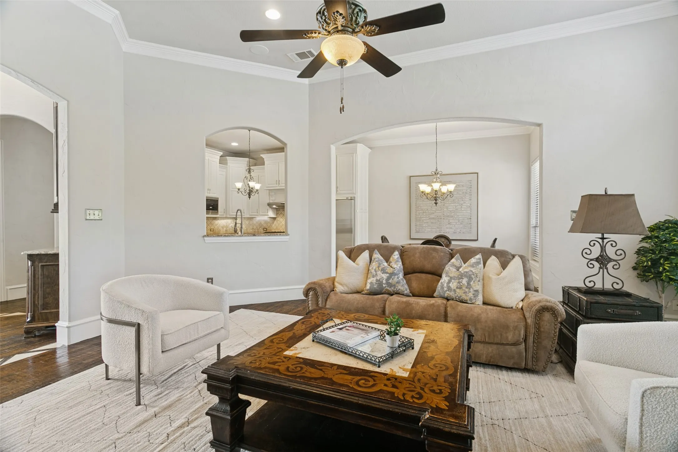 Single Family Residence For Sale in Collin County , 6316 Avalon Woods Drive, Mc Kinney, Texas 75072, 4 Bedroom, 4 Bathroom, 2 Garage spaces, 3,389 Sqft, built in 2010, mls#21393194, Real Estate Agent in Mc Kinney, Homes For Sale in Collin county, Homes For Sale in Mc Kinney, Realtor in Mc Kinney Texas, Real Estate Brokerage Independent Realty Texas, Luminita Cordes Realtor