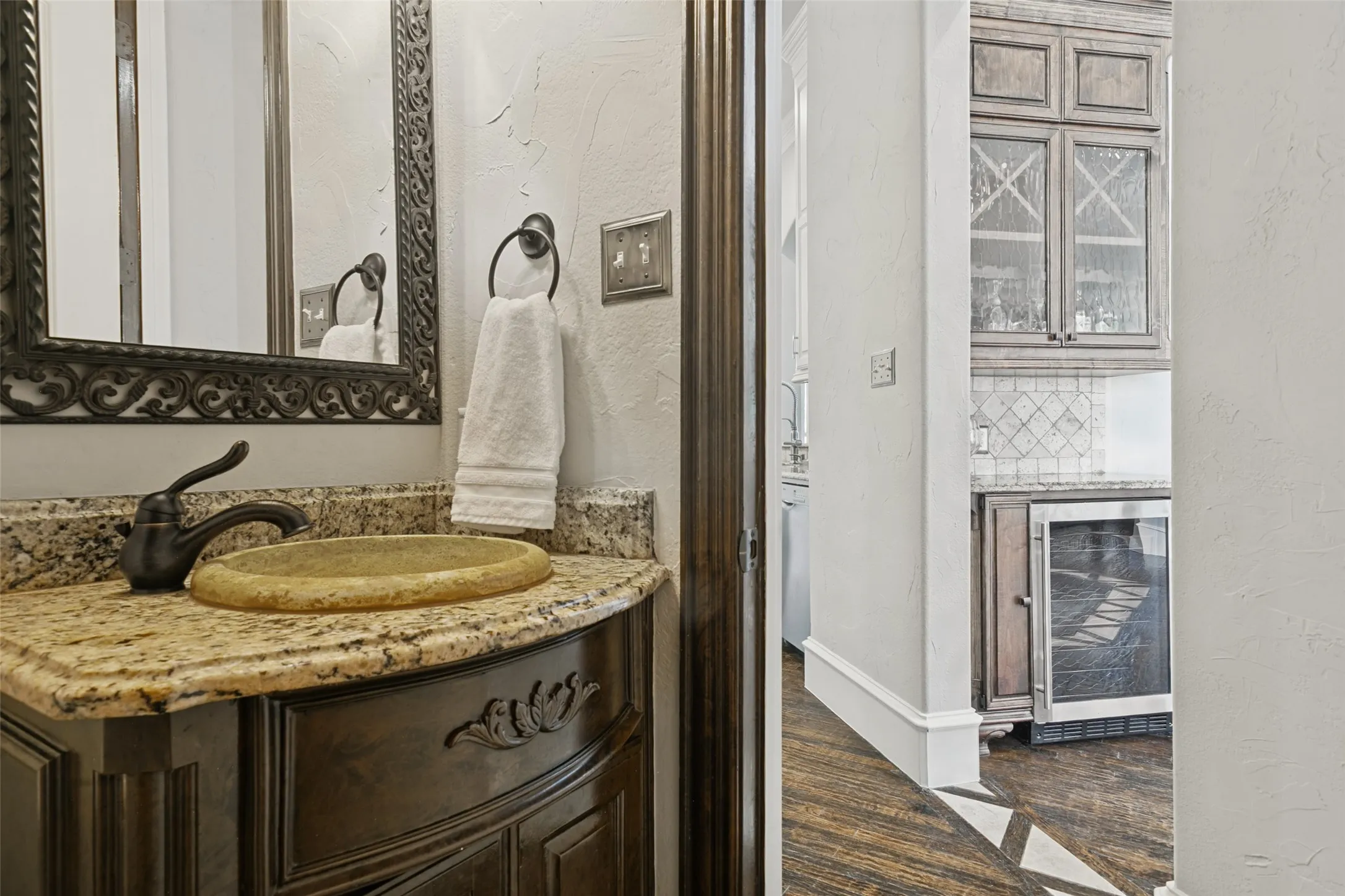 Powder bath