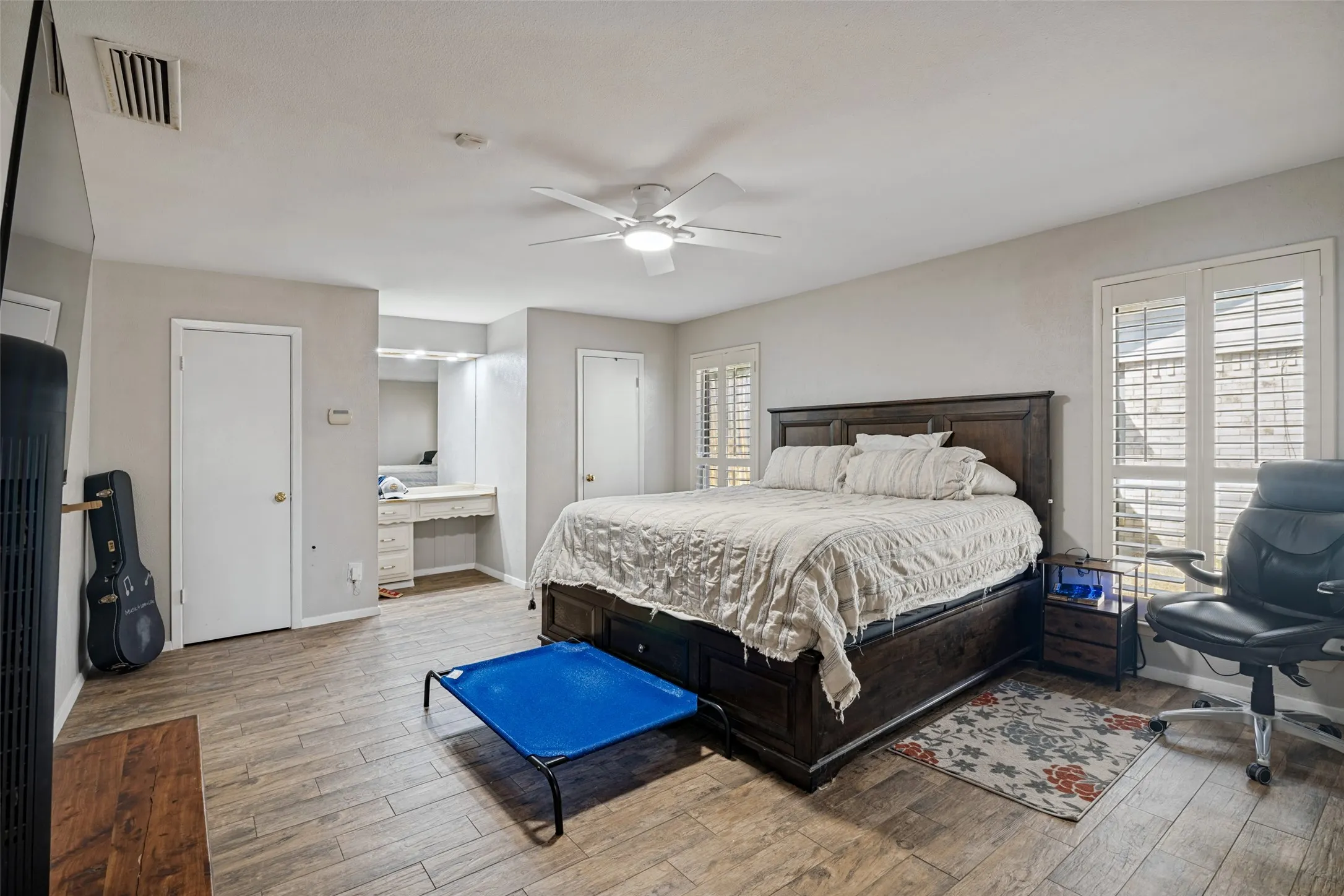 Single Family Residence For Sale in Dallas County , 2202 Village Crest Drive, Garland, Texas 75044, 3 Bedroom, 3 Bathroom, Garage spaces, 1,988 Sqft, built in 1974, mls#21395551, Real Estate Agent in Garland, Homes For Sale in Dallas county, Homes For Sale in Garland, Realtor in Garland Texas, Real Estate Brokerage Independent Realty Texas, Luminita Cordes Realtor