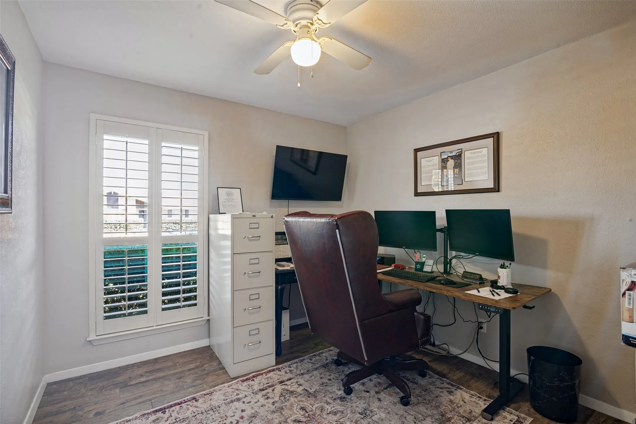 Single Family Residence For Sale in Dallas County , 2202 Village Crest Drive, Garland, Texas 75044, 3 Bedroom, 3 Bathroom, Garage spaces, 1,988 Sqft, built in 1974, mls#21395551, Real Estate Agent in Garland, Homes For Sale in Dallas county, Homes For Sale in Garland, Realtor in Garland Texas, Real Estate Brokerage Independent Realty Texas, Luminita Cordes Realtor