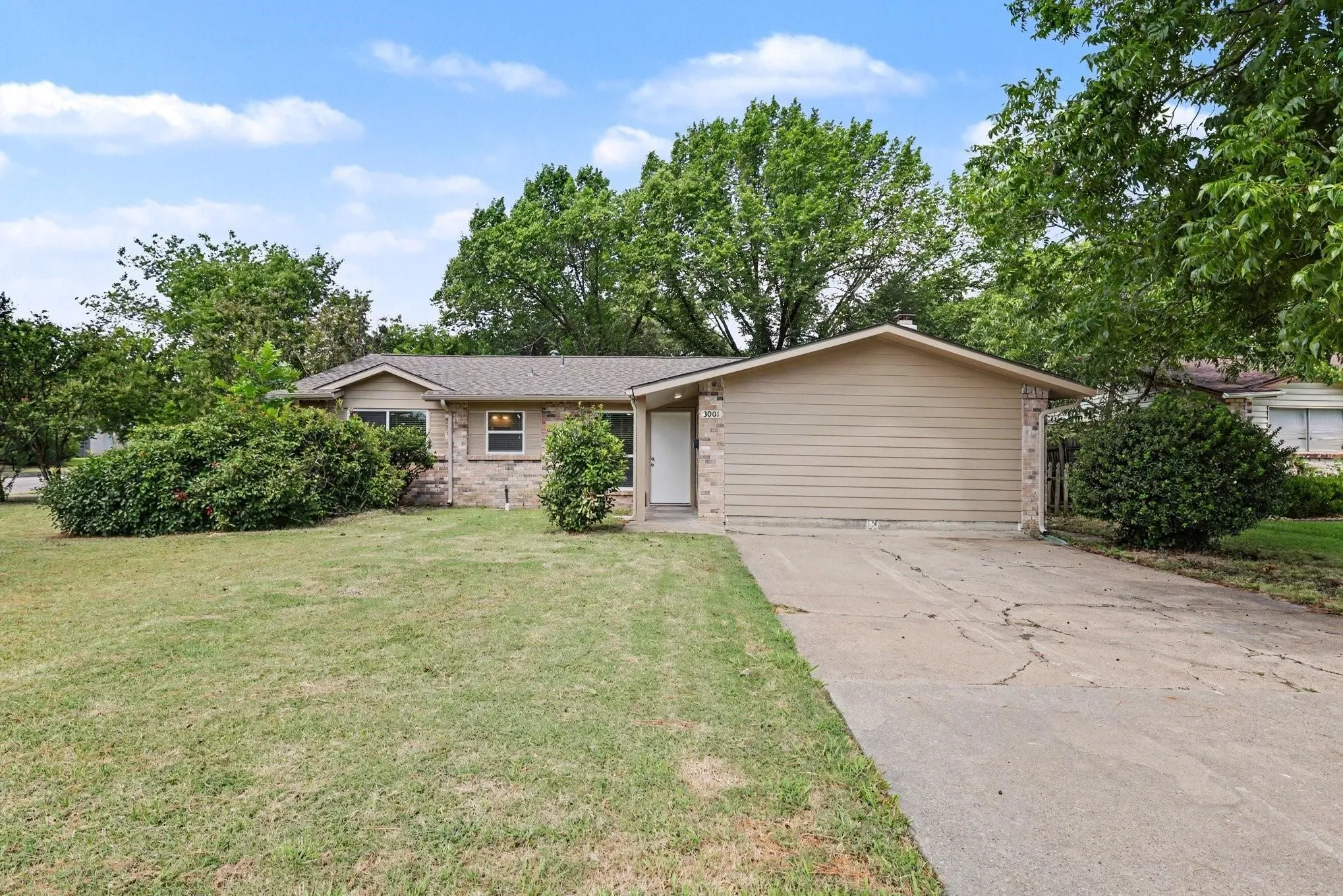 Single Family Residence For Sale in Dallas County , 3001 Harvard Street N, Irving, Texas 75062, 4 Bedroom, 2 Bathroom, Garage spaces, 1,777 Sqft, built in 1962, mls#21394879, Real Estate Agent in Irving, Homes For Sale in Dallas county, Homes For Sale in Irving, Realtor in Irving Texas, Real Estate Brokerage Independent Realty Texas, Luminita Cordes Realtor