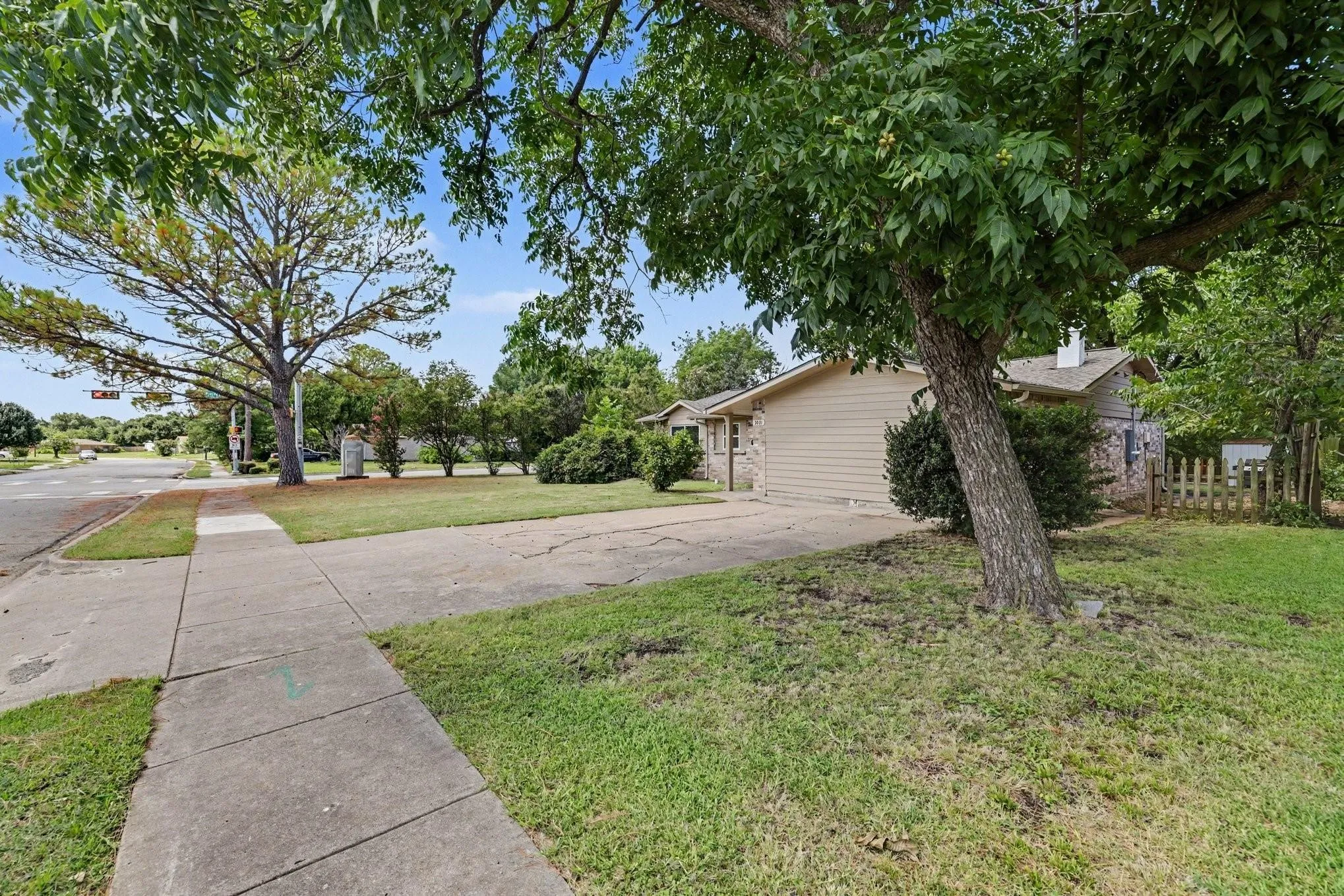 Single Family Residence For Sale in Dallas County , 3001 Harvard Street N, Irving, Texas 75062, 4 Bedroom, 2 Bathroom, Garage spaces, 1,777 Sqft, built in 1962, mls#21394879, Real Estate Agent in Irving, Homes For Sale in Dallas county, Homes For Sale in Irving, Realtor in Irving Texas, Real Estate Brokerage Independent Realty Texas, Luminita Cordes Realtor