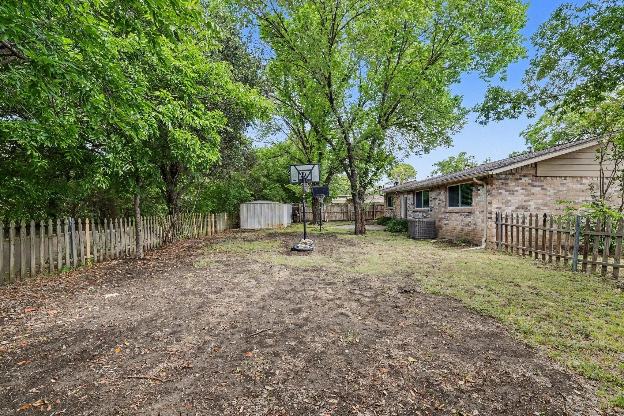 Single Family Residence For Sale in Dallas County , 3001 Harvard Street N, Irving, Texas 75062, 4 Bedroom, 2 Bathroom, Garage spaces, 1,777 Sqft, built in 1962, mls#21394879, Real Estate Agent in Irving, Homes For Sale in Dallas county, Homes For Sale in Irving, Realtor in Irving Texas, Real Estate Brokerage Independent Realty Texas, Luminita Cordes Realtor