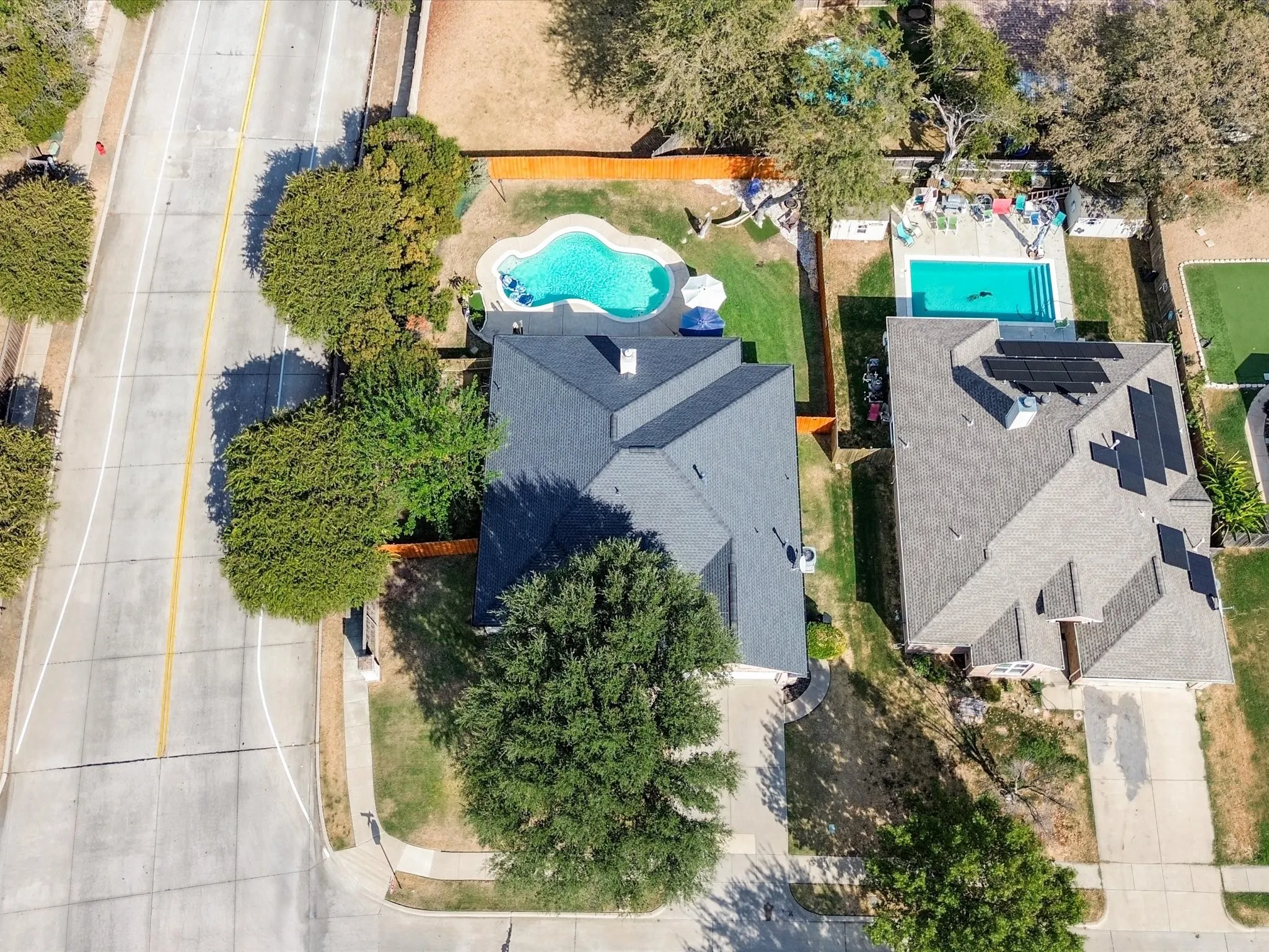Single Family Residence For Sale in Tarrant County , 660 Chestnut Lane, Saginaw, Texas 76179, 3 Bedroom, 2 Bathroom, 2 Garage spaces, 2,040 Sqft, built in 2003, mls#21394755, Real Estate Agent in Saginaw, Homes For Sale in Tarrant county, Homes For Sale in Saginaw, Realtor in Saginaw Texas, Real Estate Brokerage Independent Realty Texas, Luminita Cordes Realtor