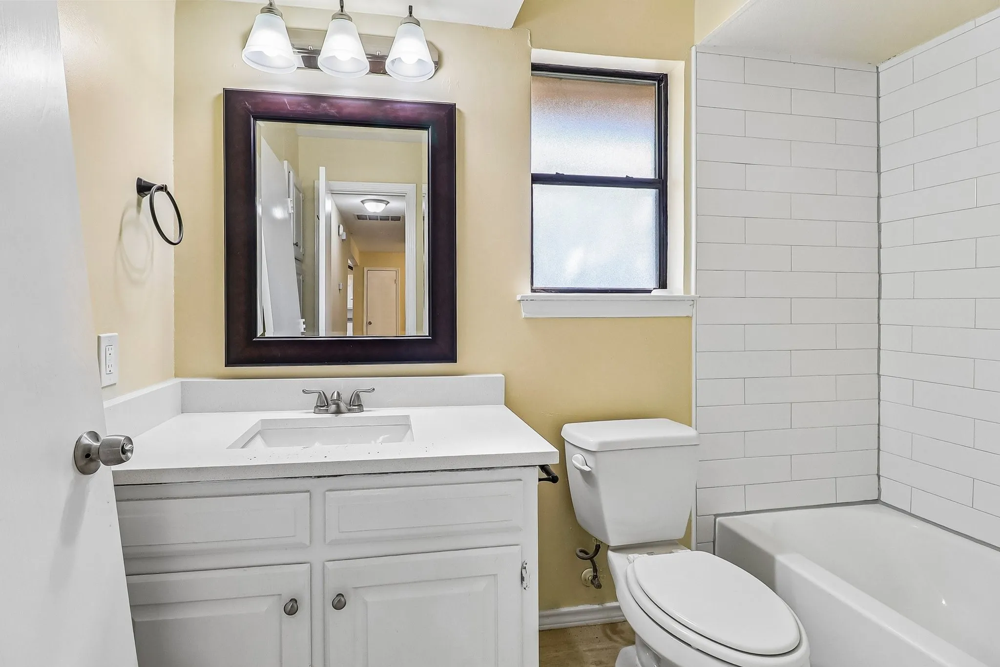 Single Family Residence For Sale in Tarrant County , 200 Shawnee Trail, Keller, Texas 76248, 3 Bedroom, 2 Bathroom, 2 Garage spaces, 1,836 Sqft, built in 1984, mls#21393007, Real Estate Agent in Keller, Homes For Sale in Tarrant county, Homes For Sale in Keller, Realtor in Keller Texas, Real Estate Brokerage Independent Realty Texas, Luminita Cordes Realtor