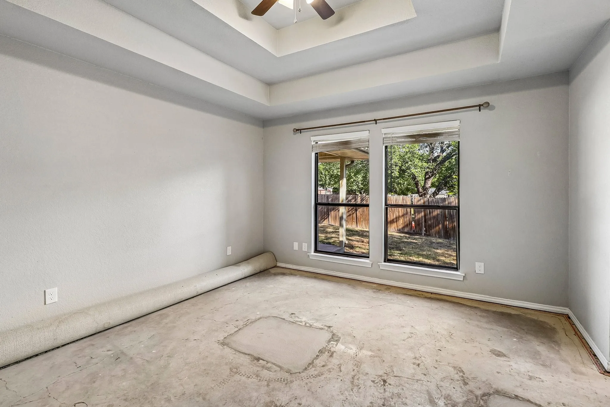 Single Family Residence For Sale in Tarrant County , 200 Shawnee Trail, Keller, Texas 76248, 3 Bedroom, 2 Bathroom, 2 Garage spaces, 1,836 Sqft, built in 1984, mls#21393007, Real Estate Agent in Keller, Homes For Sale in Tarrant county, Homes For Sale in Keller, Realtor in Keller Texas, Real Estate Brokerage Independent Realty Texas, Luminita Cordes Realtor