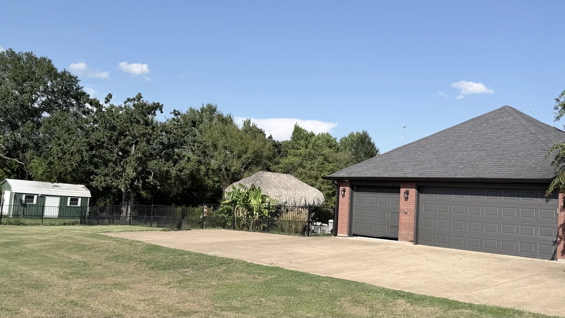 Single Family Residence For Sale in Anderson County , 313 An County Road 2145, Palestine, Texas 75801, 4 Bedroom, 4 Bathroom, 3 Garage spaces, 2,612 Sqft, built in 2005, mls#21395559, Real Estate Agent in Palestine, Homes For Sale in Anderson county, Homes For Sale in Palestine, Realtor in Palestine Texas, Real Estate Brokerage Independent Realty Texas, Luminita Cordes Realtor