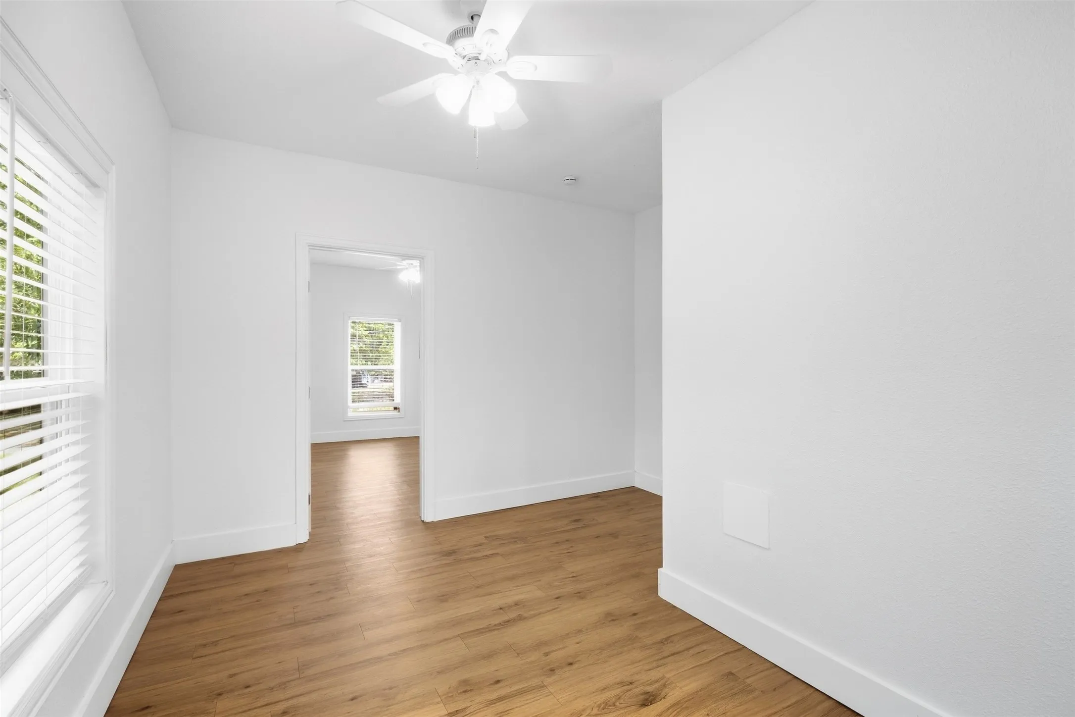 Single Family Residence For Rent in Grayson County , 2222 W BOND Street, Denison, Texas 75020, 2 Bedroom, 1 Bathroom, Garage spaces, 882 Sqft, built in 1950, mls#21395566, Real Estate Agent in Denison, Homes For Rent in Grayson county, Homes For Rent in Denison, Realtor in Denison Texas, Real Estate Brokerage Independent Realty Texas, Luminita Cordes Realtor