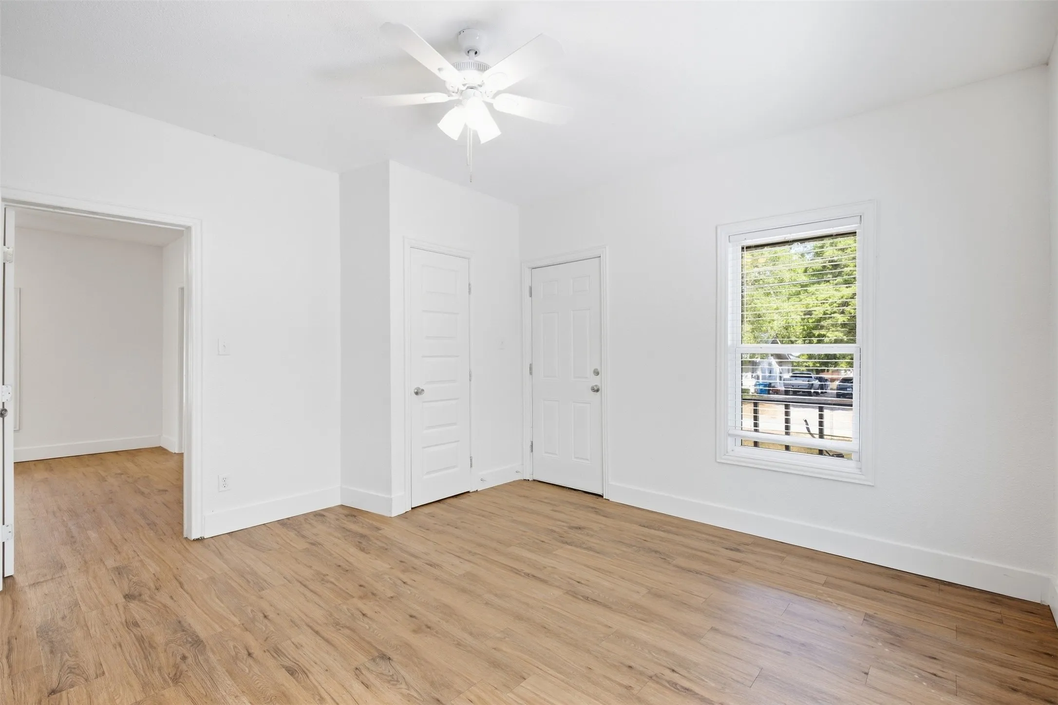 Single Family Residence For Rent in Grayson County , 2222 W BOND Street, Denison, Texas 75020, 2 Bedroom, 1 Bathroom, Garage spaces, 882 Sqft, built in 1950, mls#21395566, Real Estate Agent in Denison, Homes For Rent in Grayson county, Homes For Rent in Denison, Realtor in Denison Texas, Real Estate Brokerage Independent Realty Texas, Luminita Cordes Realtor