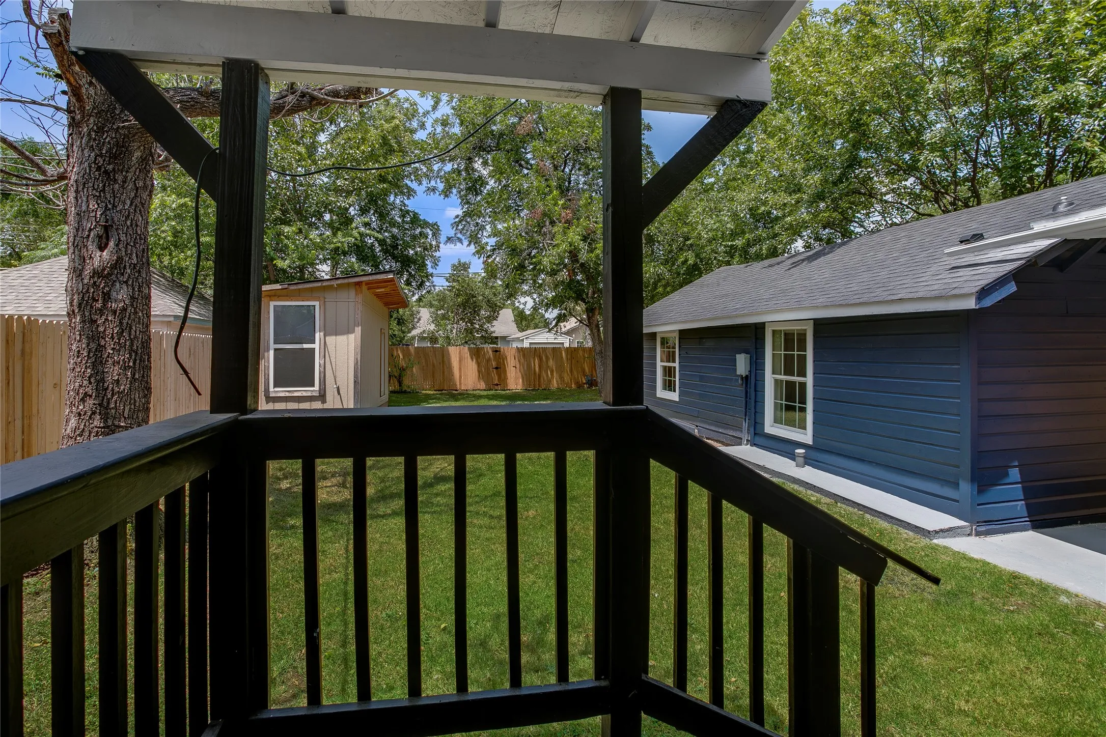 Single Family Residence For Sale in Dallas County , 2635 Gladstone Drive, Dallas, Texas 75211, 2 Bedroom, 2 Bathroom, Garage spaces, 968 Sqft, built in 1940, mls#21395568, Real Estate Agent in Dallas, Homes For Sale in Dallas county, Homes For Sale in Dallas, Realtor in Dallas Texas, Real Estate Brokerage Independent Realty Texas, Luminita Cordes Realtor