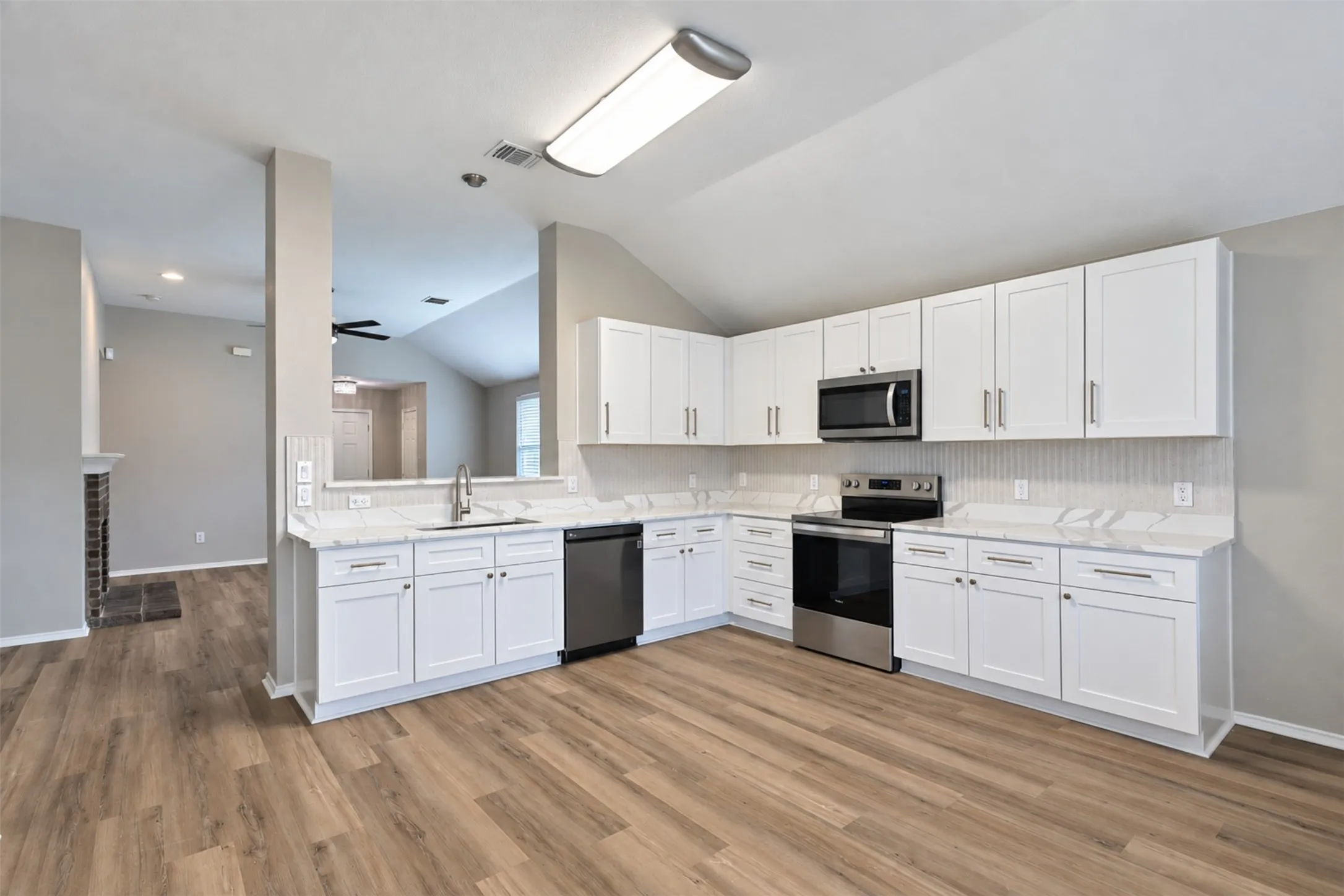 Single Family Residence For Sale in Kaufman County , 1003 Trickham Drive, Forney, Texas 75126, 3 Bedroom, 2 Bathroom, 2 Garage spaces, 1,493 Sqft, built in 2006, mls#21395480, Real Estate Agent in Forney, Homes For Sale in Kaufman county, Homes For Sale in Forney, Realtor in Forney Texas, Real Estate Brokerage Independent Realty Texas, Luminita Cordes Realtor