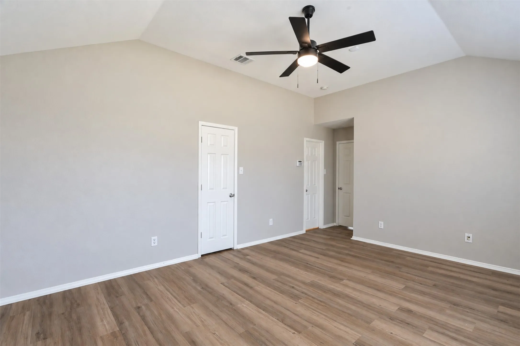 Single Family Residence For Sale in Kaufman County , 1003 Trickham Drive, Forney, Texas 75126, 3 Bedroom, 2 Bathroom, 2 Garage spaces, 1,493 Sqft, built in 2006, mls#21395480, Real Estate Agent in Forney, Homes For Sale in Kaufman county, Homes For Sale in Forney, Realtor in Forney Texas, Real Estate Brokerage Independent Realty Texas, Luminita Cordes Realtor