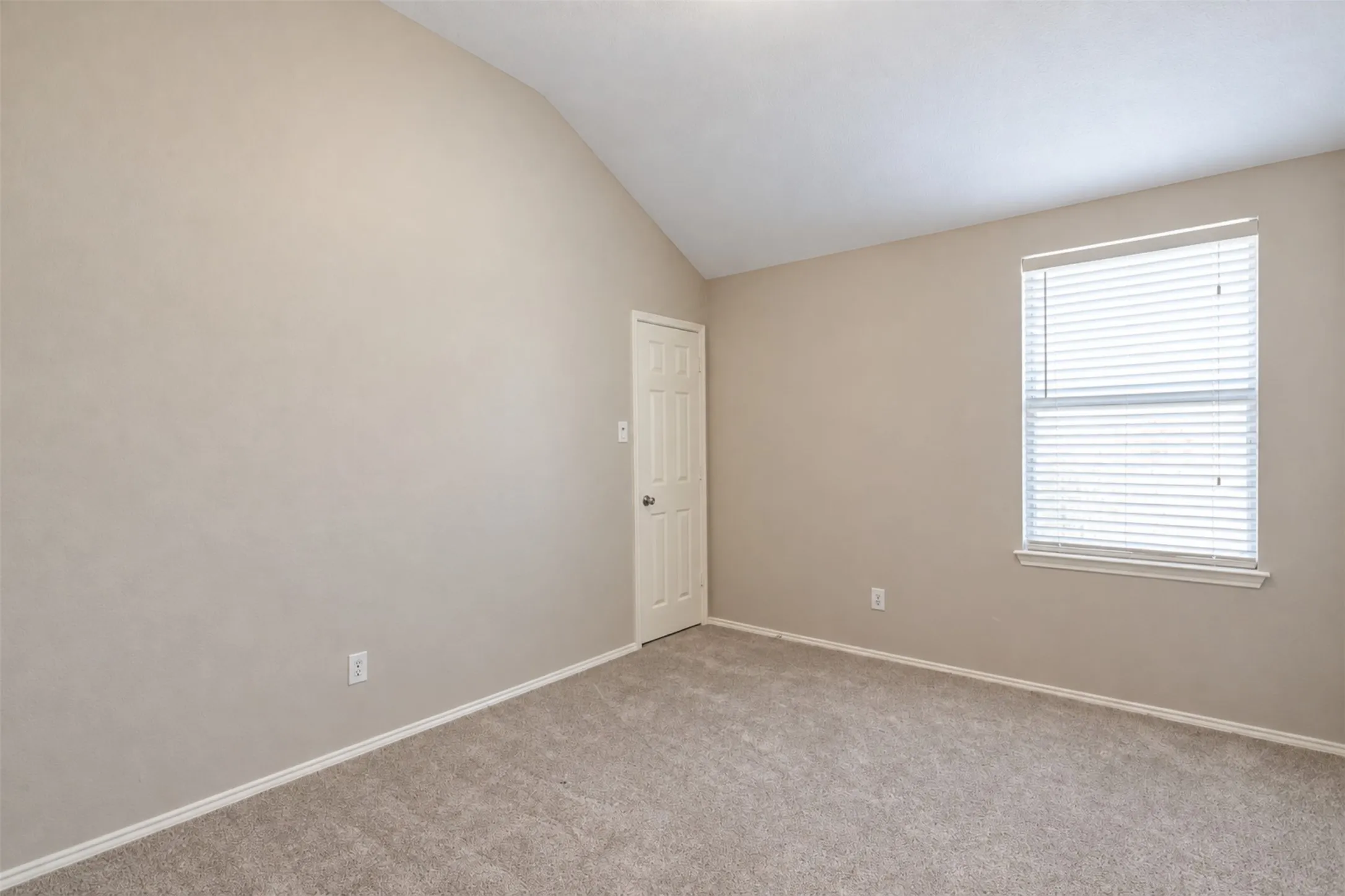 Single Family Residence For Sale in Kaufman County , 1003 Trickham Drive, Forney, Texas 75126, 3 Bedroom, 2 Bathroom, 2 Garage spaces, 1,493 Sqft, built in 2006, mls#21395480, Real Estate Agent in Forney, Homes For Sale in Kaufman county, Homes For Sale in Forney, Realtor in Forney Texas, Real Estate Brokerage Independent Realty Texas, Luminita Cordes Realtor