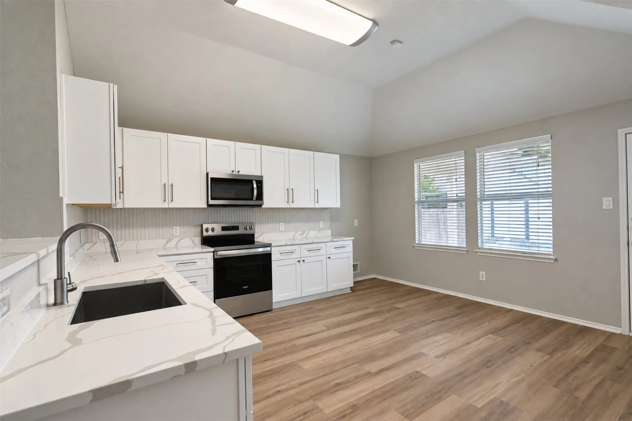 Single Family Residence For Sale in Kaufman County , 1003 Trickham Drive, Forney, Texas 75126, 3 Bedroom, 2 Bathroom, 2 Garage spaces, 1,493 Sqft, built in 2006, mls#21395480, Real Estate Agent in Forney, Homes For Sale in Kaufman county, Homes For Sale in Forney, Realtor in Forney Texas, Real Estate Brokerage Independent Realty Texas, Luminita Cordes Realtor