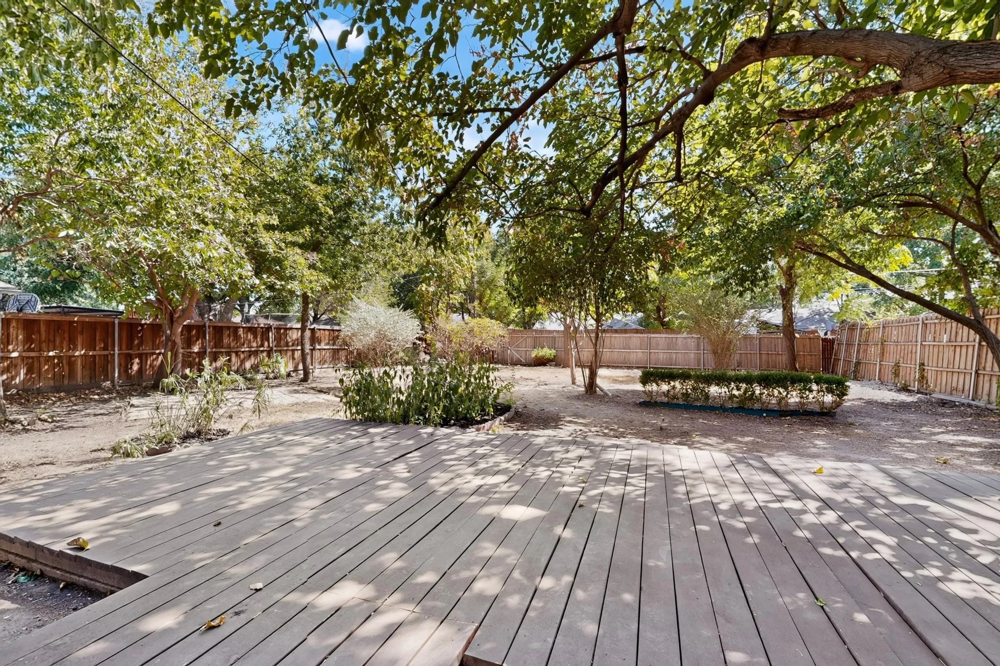 Single Family Residence For Sale in Dallas County , 206 W Ridgewood Drive, Garland, Texas 75041, 4 Bedroom, 2 Bathroom, Garage spaces, 1,400 Sqft, built in 1955, mls#21392879, Real Estate Agent in Garland, Homes For Sale in Dallas county, Homes For Sale in Garland, Realtor in Garland Texas, Real Estate Brokerage Independent Realty Texas, Luminita Cordes Realtor