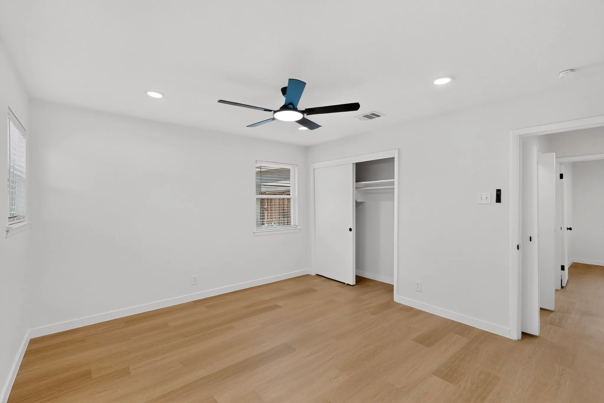 Single Family Residence For Sale in Dallas County , 206 W Ridgewood Drive, Garland, Texas 75041, 4 Bedroom, 2 Bathroom, Garage spaces, 1,400 Sqft, built in 1955, mls#21392879, Real Estate Agent in Garland, Homes For Sale in Dallas county, Homes For Sale in Garland, Realtor in Garland Texas, Real Estate Brokerage Independent Realty Texas, Luminita Cordes Realtor