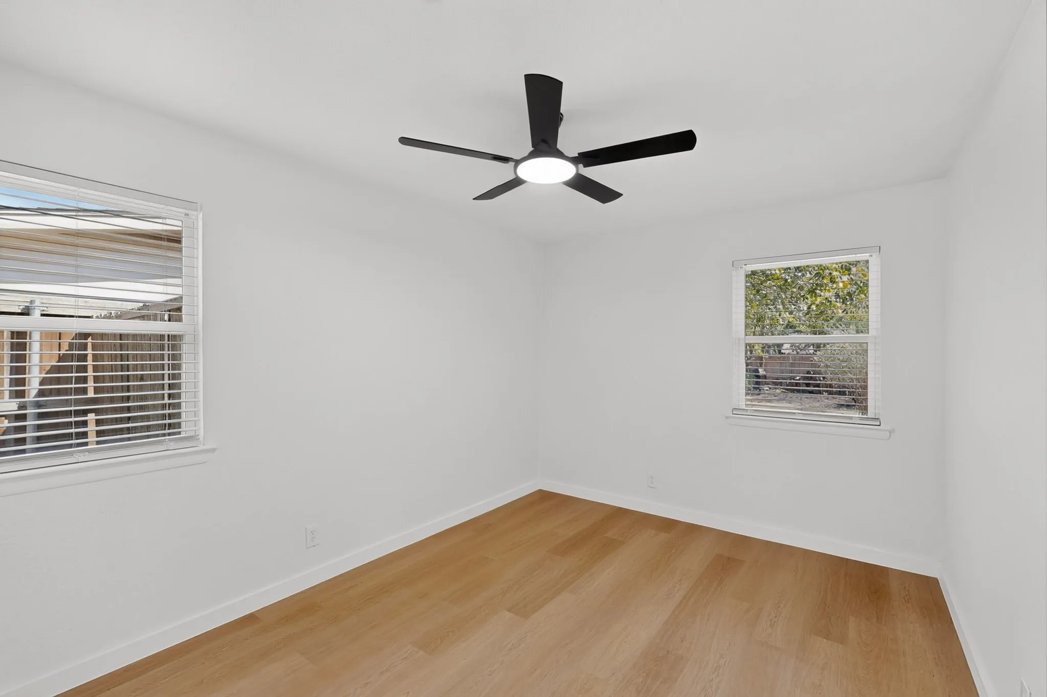 Single Family Residence For Sale in Dallas County , 206 W Ridgewood Drive, Garland, Texas 75041, 4 Bedroom, 2 Bathroom, Garage spaces, 1,400 Sqft, built in 1955, mls#21392879, Real Estate Agent in Garland, Homes For Sale in Dallas county, Homes For Sale in Garland, Realtor in Garland Texas, Real Estate Brokerage Independent Realty Texas, Luminita Cordes Realtor