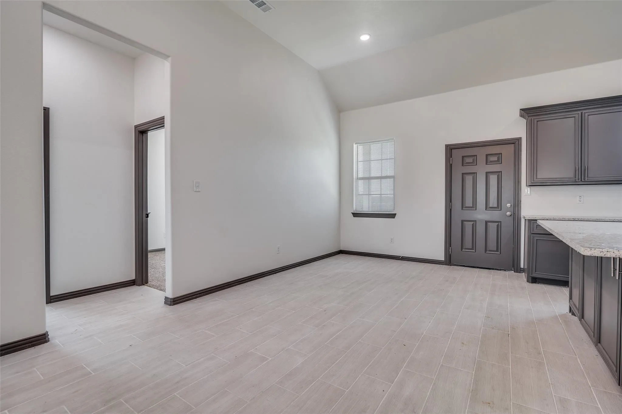 Single Family Residence For Sale in Hunt County , 701 Lakeland Drive, West Tawakoni, Texas 75474, 3 Bedroom, 2 Bathroom, 2 Garage spaces, 1,652 Sqft, built in 2023, mls#21394029, Real Estate Agent in West Tawakoni, Homes For Sale in Hunt county, Homes For Sale in West Tawakoni, Realtor in West Tawakoni Texas, Real Estate Brokerage Independent Realty Texas, Luminita Cordes Realtor