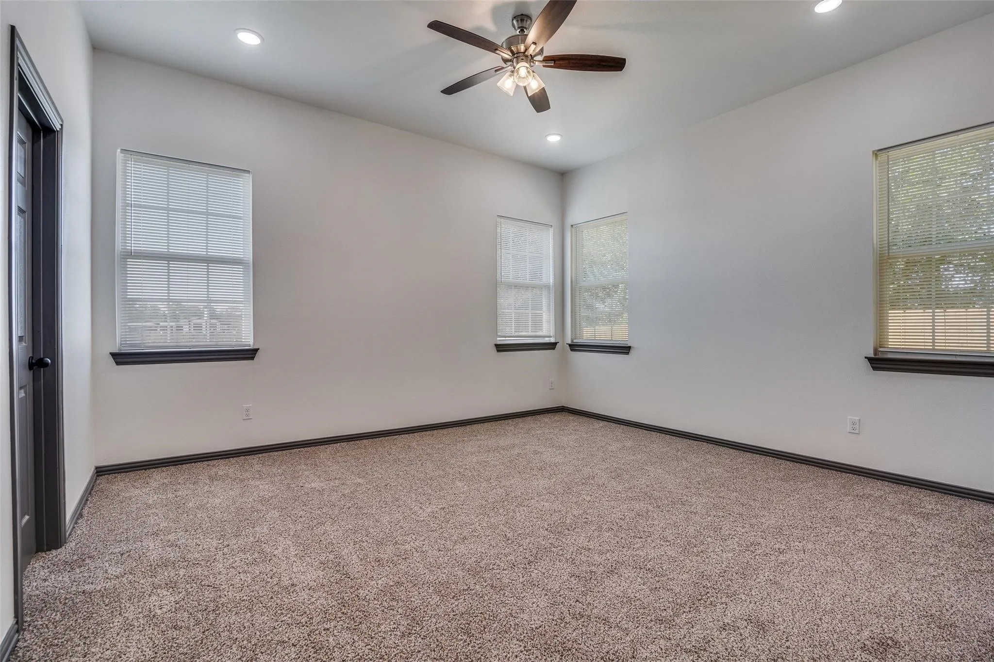 Single Family Residence For Sale in Hunt County , 701 Lakeland Drive, West Tawakoni, Texas 75474, 3 Bedroom, 2 Bathroom, 2 Garage spaces, 1,652 Sqft, built in 2023, mls#21394029, Real Estate Agent in West Tawakoni, Homes For Sale in Hunt county, Homes For Sale in West Tawakoni, Realtor in West Tawakoni Texas, Real Estate Brokerage Independent Realty Texas, Luminita Cordes Realtor