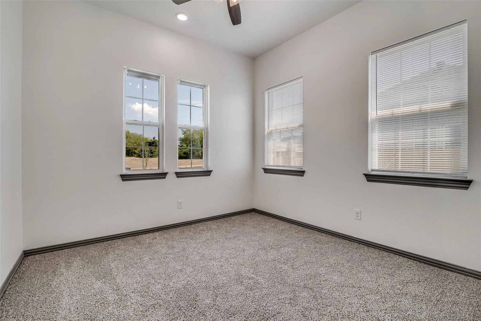 Single Family Residence For Sale in Hunt County , 701 Lakeland Drive, West Tawakoni, Texas 75474, 3 Bedroom, 2 Bathroom, 2 Garage spaces, 1,652 Sqft, built in 2023, mls#21394029, Real Estate Agent in West Tawakoni, Homes For Sale in Hunt county, Homes For Sale in West Tawakoni, Realtor in West Tawakoni Texas, Real Estate Brokerage Independent Realty Texas, Luminita Cordes Realtor