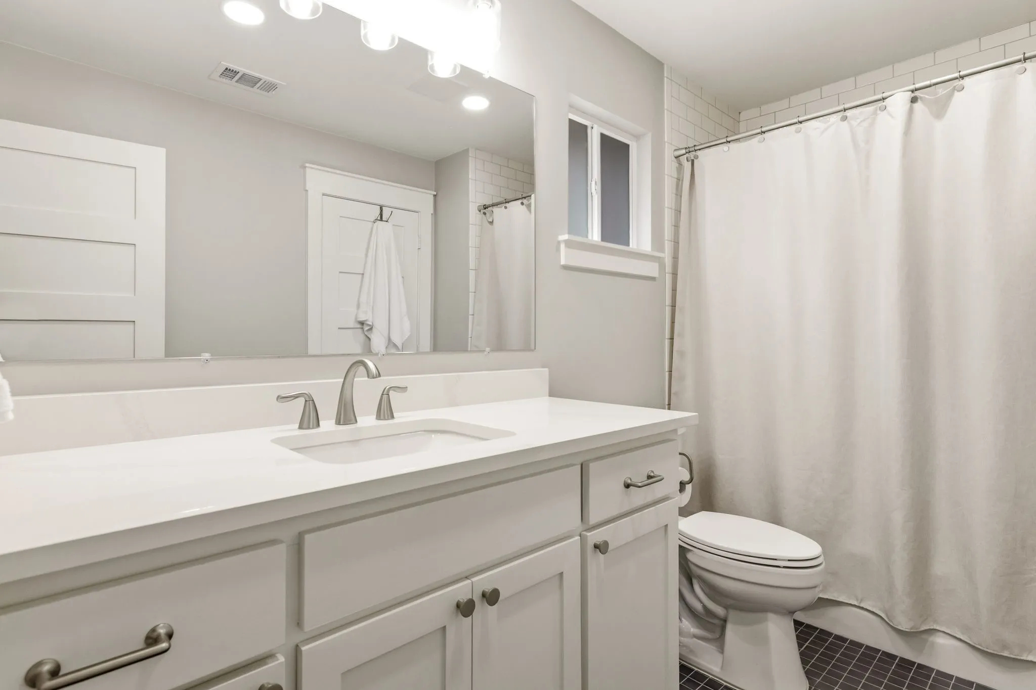 Single Family Residence For Sale in Dallas County , 5701 Velasco Avenue, Dallas, Texas 75206, 2 Bedroom, 2 Bathroom, Garage spaces, 1,603 Sqft, built in 1919, mls#21395415, Real Estate Agent in Dallas, Homes For Sale in Dallas county, Homes For Sale in Dallas, Realtor in Dallas Texas, Real Estate Brokerage Independent Realty Texas, Luminita Cordes Realtor