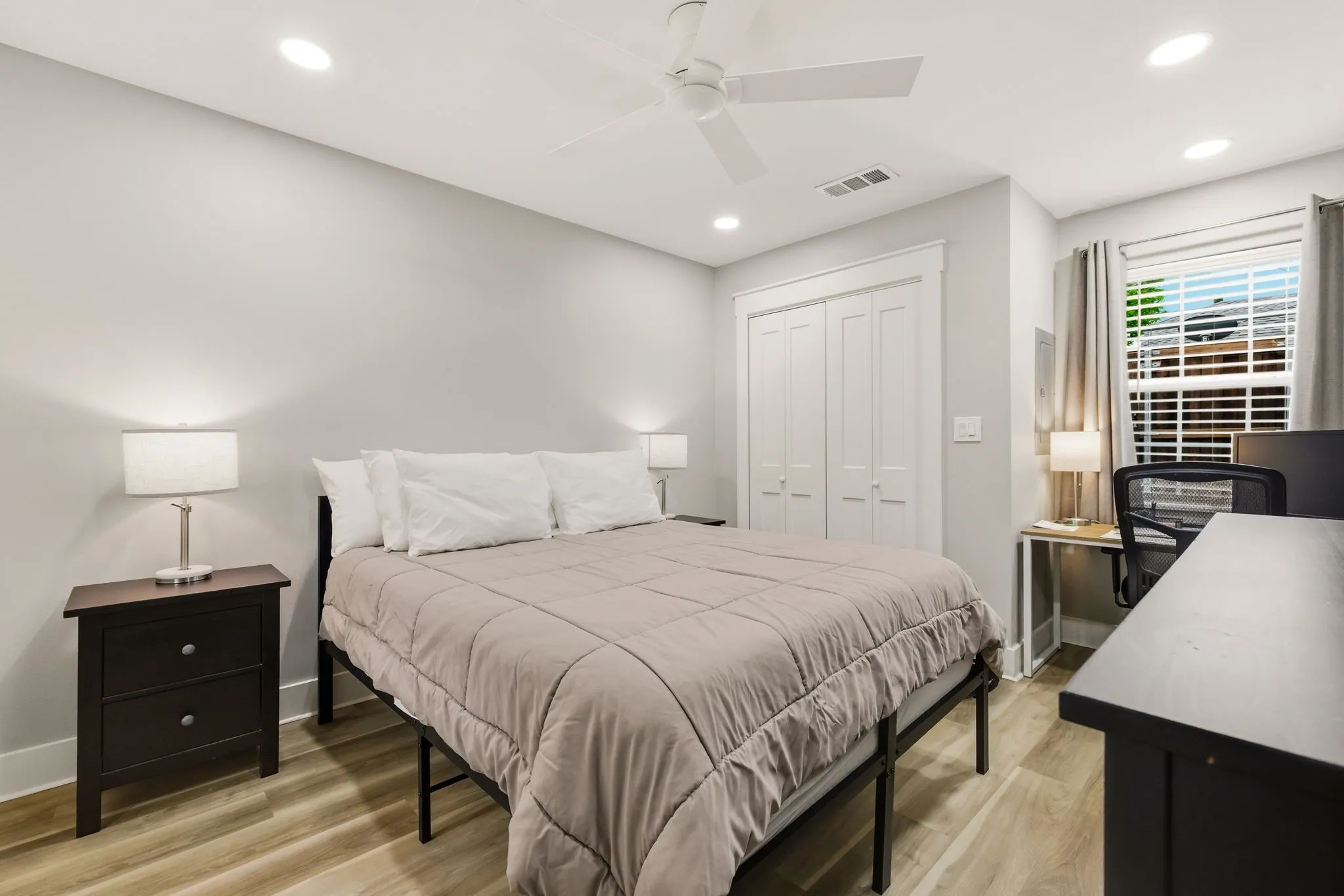 Single Family Residence For Sale in Dallas County , 5701 Velasco Avenue, Dallas, Texas 75206, 2 Bedroom, 2 Bathroom, Garage spaces, 1,603 Sqft, built in 1919, mls#21395415, Real Estate Agent in Dallas, Homes For Sale in Dallas county, Homes For Sale in Dallas, Realtor in Dallas Texas, Real Estate Brokerage Independent Realty Texas, Luminita Cordes Realtor