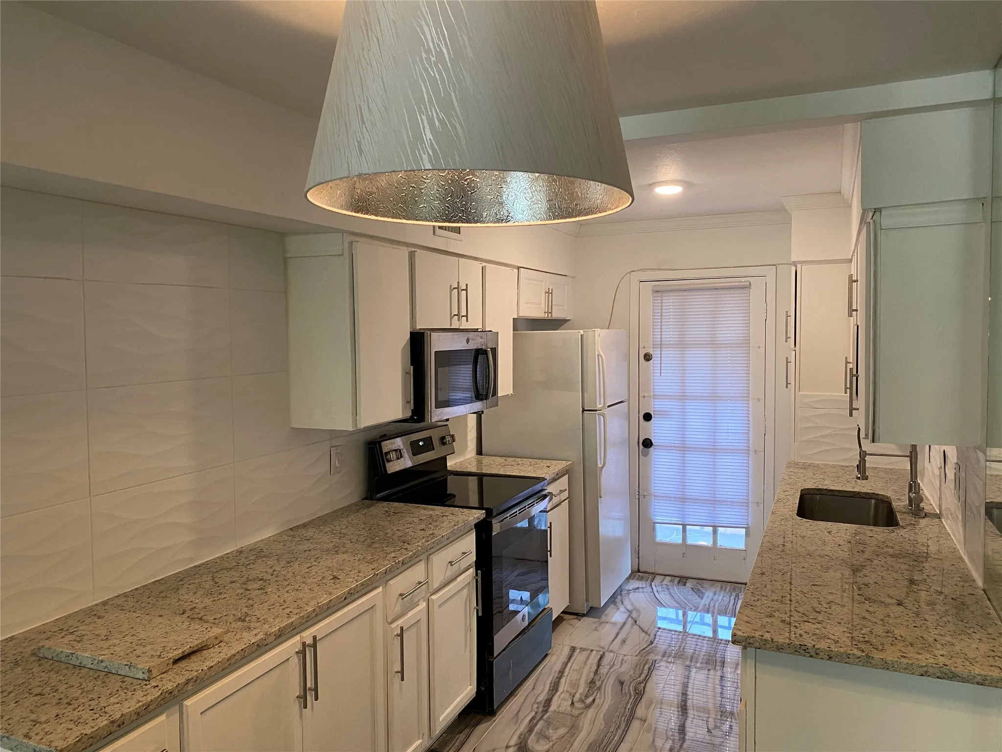 Condominium For Rent in Dallas County , 12888 Montfort Drive 216, Dallas, Texas 75230, 2 Bedroom, 2 Bathroom, Garage spaces, 1,044 Sqft, built in 1968, mls#21388916, Real Estate Agent in Dallas, Homes For Rent in Dallas county, Homes For Rent in Dallas, Realtor in Dallas Texas, Real Estate Brokerage Independent Realty Texas, Luminita Cordes Realtor