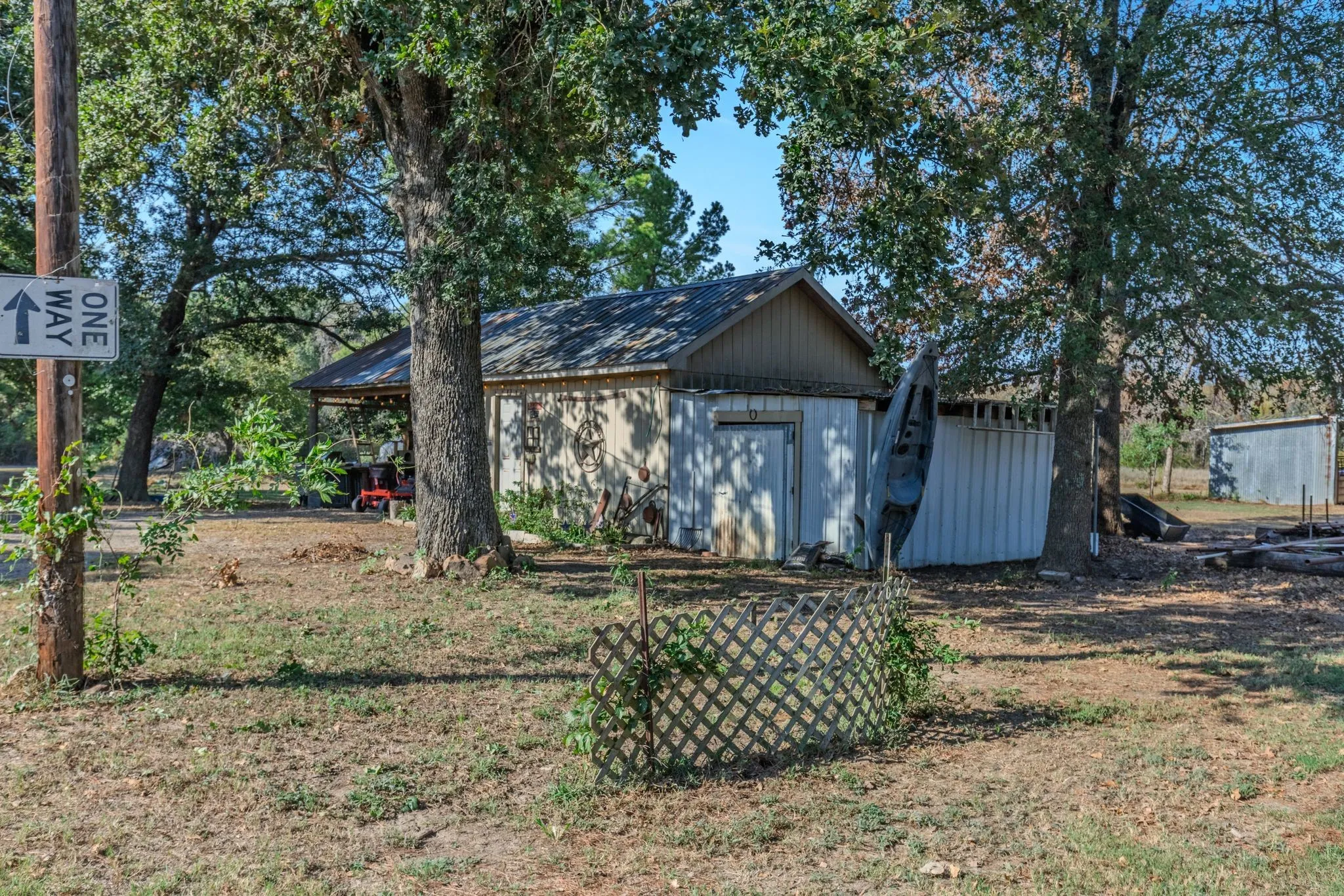Mobile Home For Sale in Hunt County , 7161 County Road 3223, Lone Oak, Texas 75453, 3 Bedroom, 2 Bathroom, Garage spaces, 1,960 Sqft, built in 1996, mls#21395577, Real Estate Agent in Lone Oak, Homes For Sale in Hunt county, Homes For Sale in Lone Oak, Realtor in Lone Oak Texas, Real Estate Brokerage Independent Realty Texas, Luminita Cordes Realtor