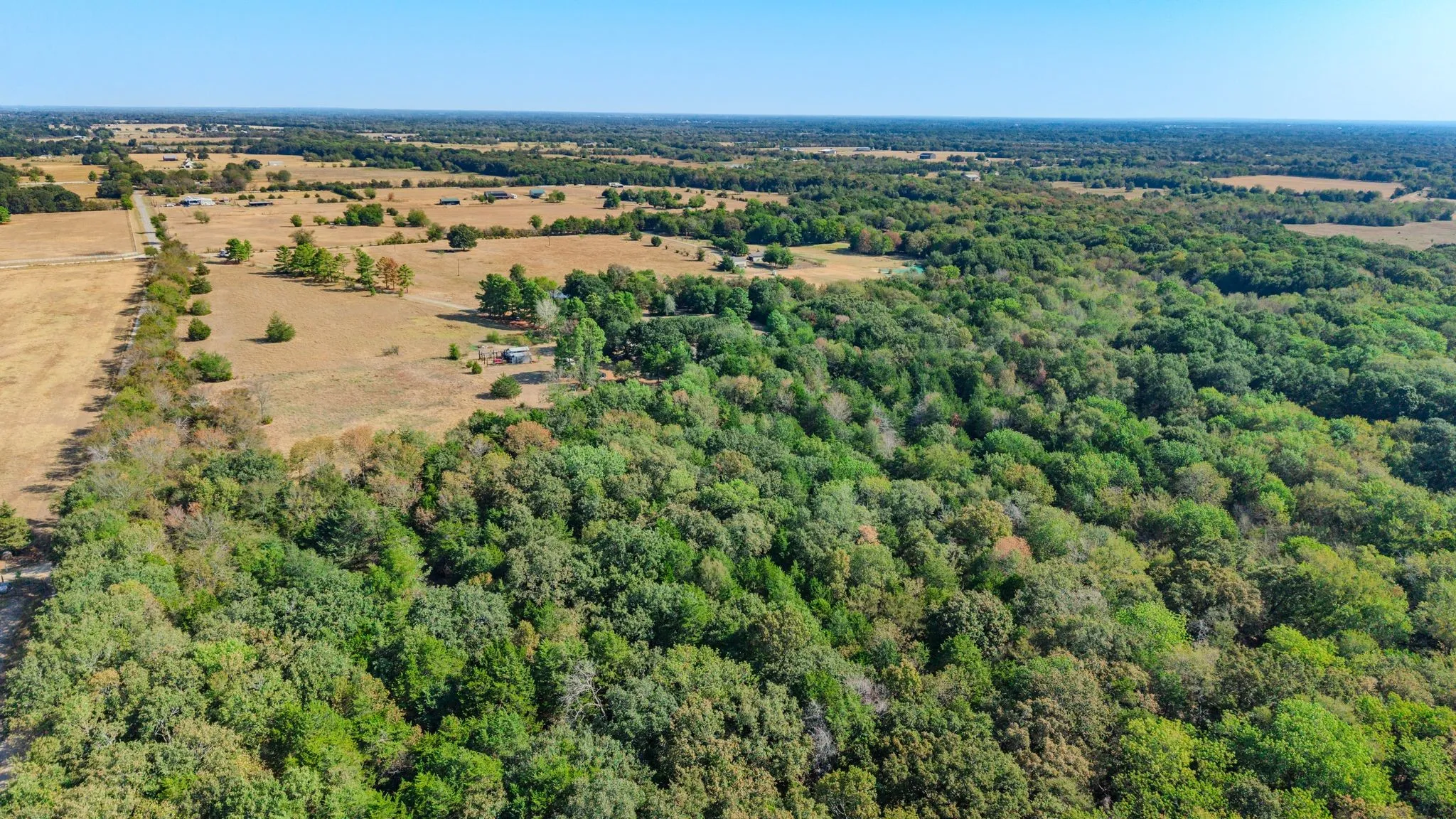 Mobile Home For Sale in Hunt County , 7161 County Road 3223, Lone Oak, Texas 75453, 3 Bedroom, 2 Bathroom, Garage spaces, 1,960 Sqft, built in 1996, mls#21395577, Real Estate Agent in Lone Oak, Homes For Sale in Hunt county, Homes For Sale in Lone Oak, Realtor in Lone Oak Texas, Real Estate Brokerage Independent Realty Texas, Luminita Cordes Realtor