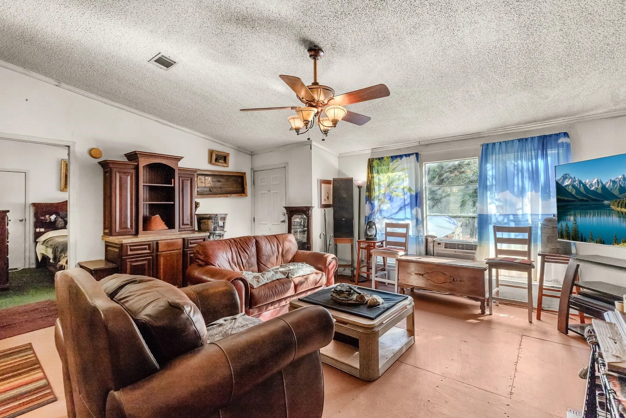 Mobile Home For Sale in Hunt County , 7161 County Road 3223, Lone Oak, Texas 75453, 3 Bedroom, 2 Bathroom, Garage spaces, 1,960 Sqft, built in 1996, mls#21395577, Real Estate Agent in Lone Oak, Homes For Sale in Hunt county, Homes For Sale in Lone Oak, Realtor in Lone Oak Texas, Real Estate Brokerage Independent Realty Texas, Luminita Cordes Realtor